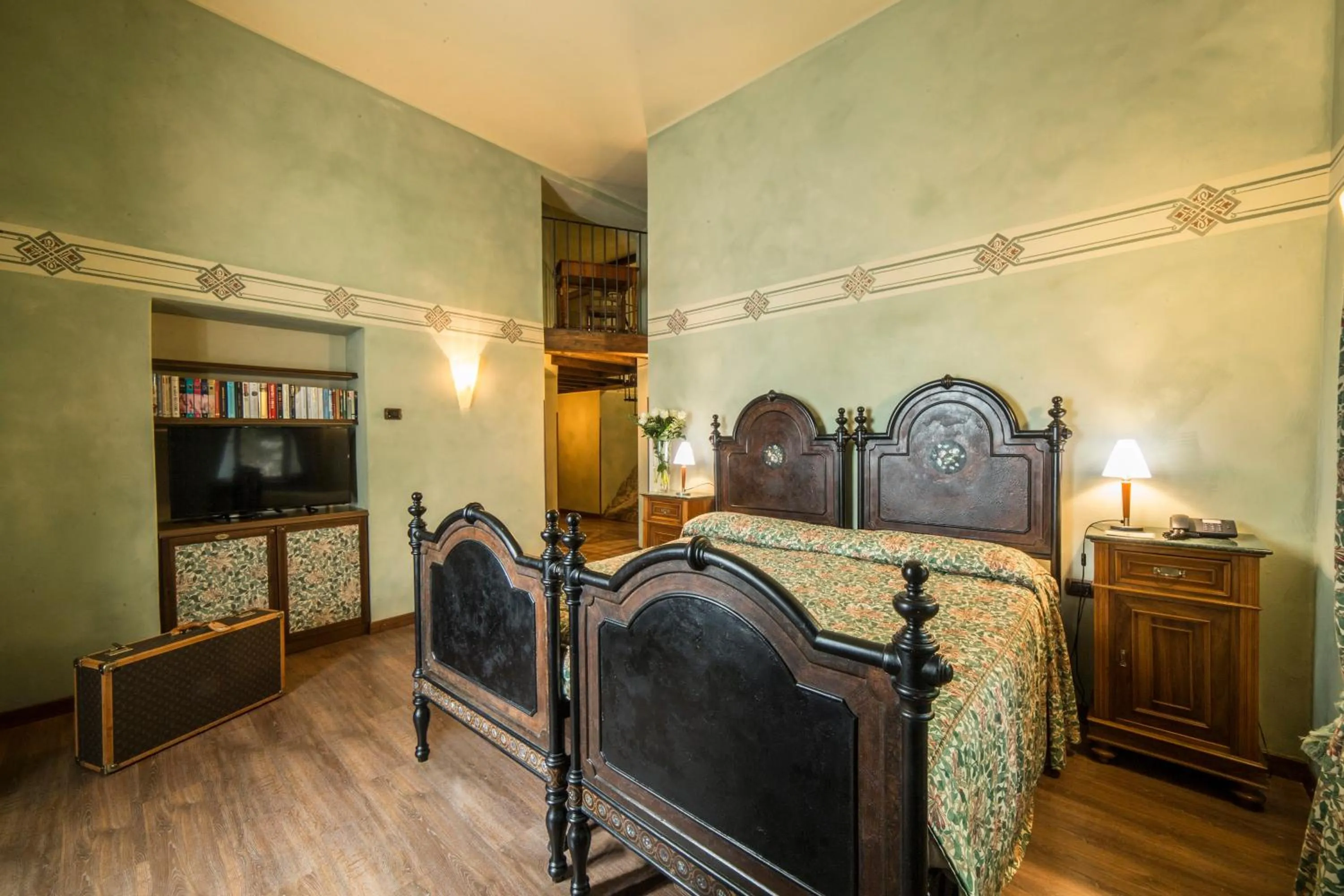 Photo of the whole room, Bed in Al Borducan Boutique Hotel