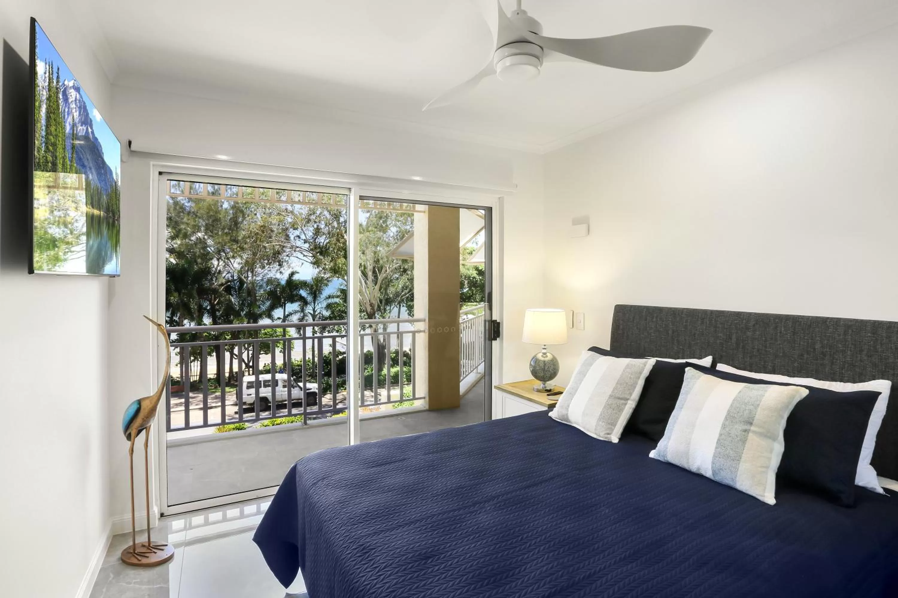 View (from property/room), Bed in On The Beach Apartments