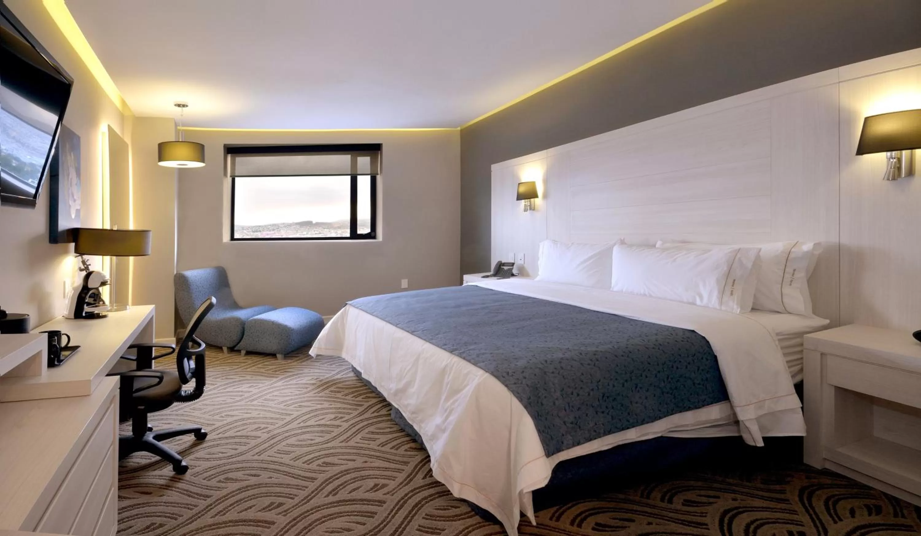 Photo of the whole room, Bed in Holiday Inn Express Pachuca by IHG