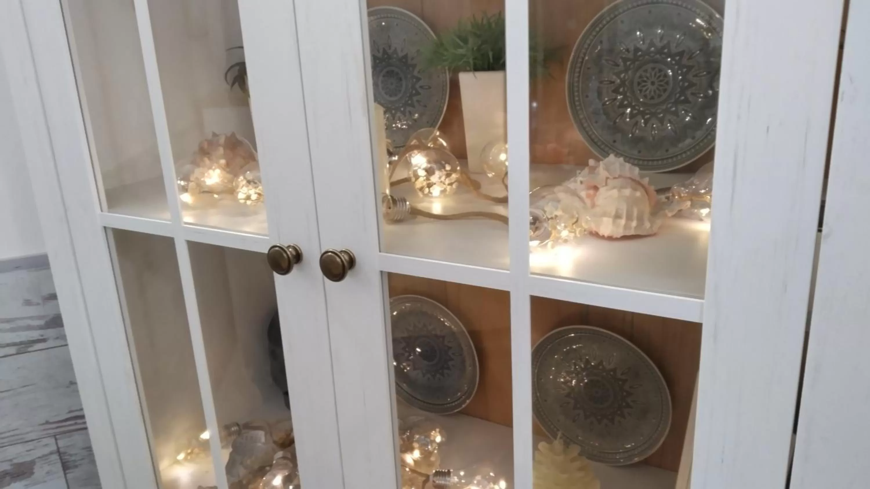 Restaurant/places to eat in Victoria Family Hotel