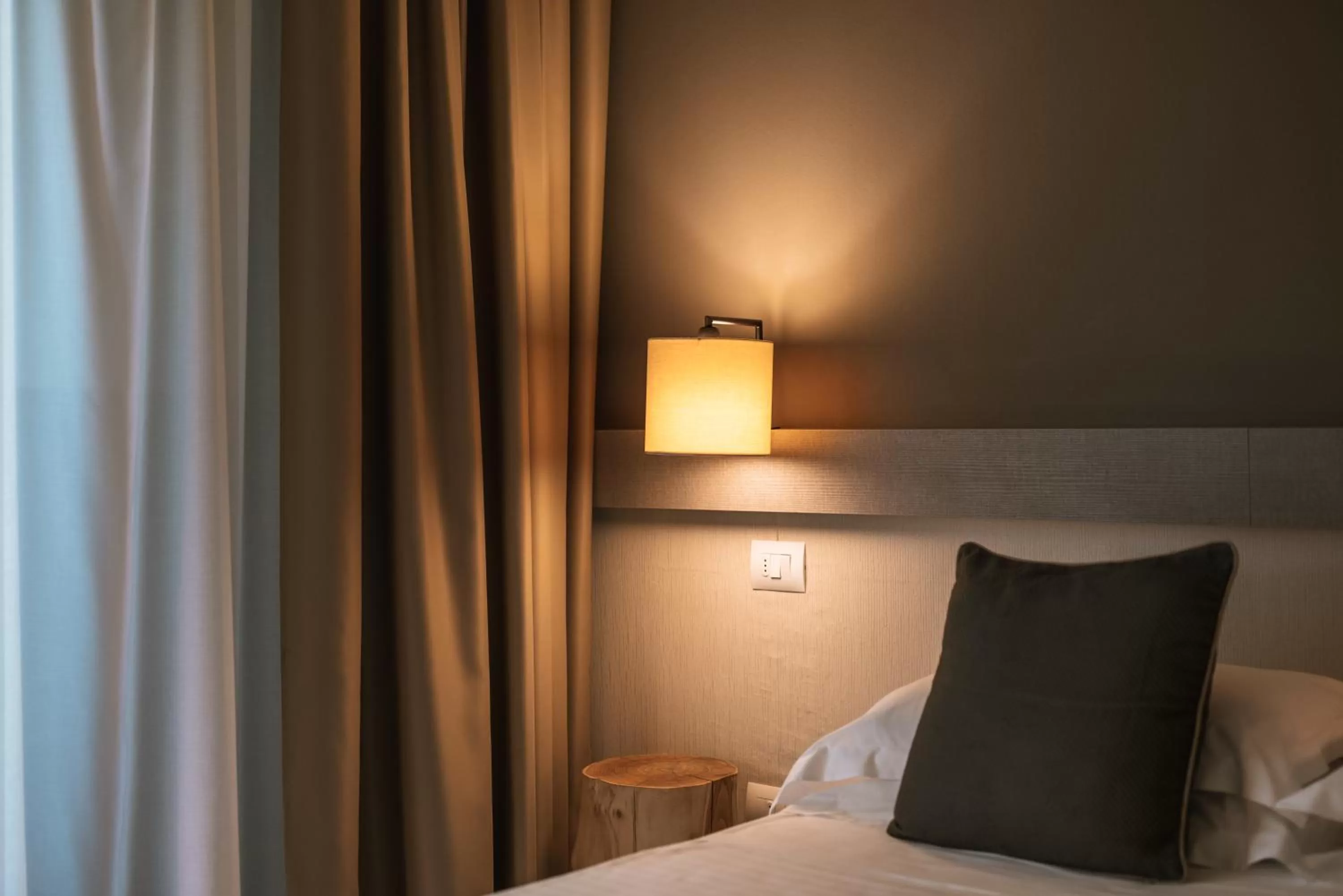 Bedroom, Bed in Hotel De La Ville