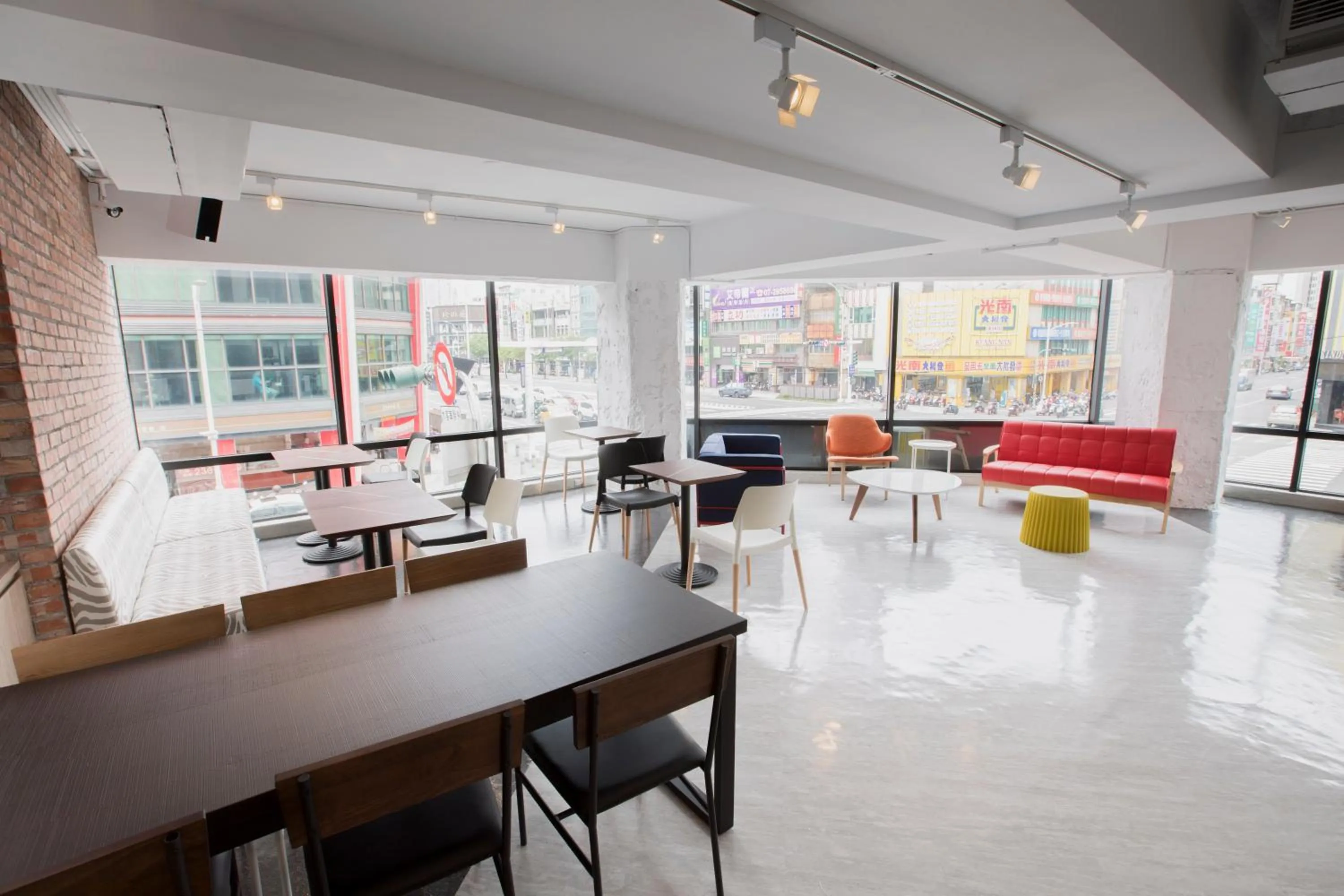 Restaurant/places to eat in Single Inn-Kaohsiung Station