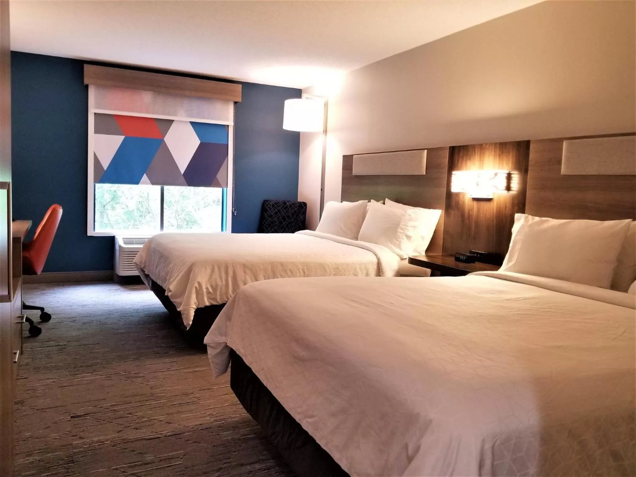 Photo of the whole room, Bed in Holiday Inn Express Apex - Raleigh by IHG