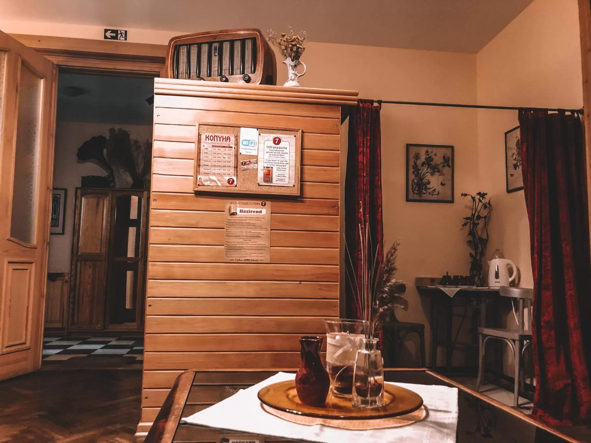 Lobby or reception in Hét Pecsét Fogadó Étterem