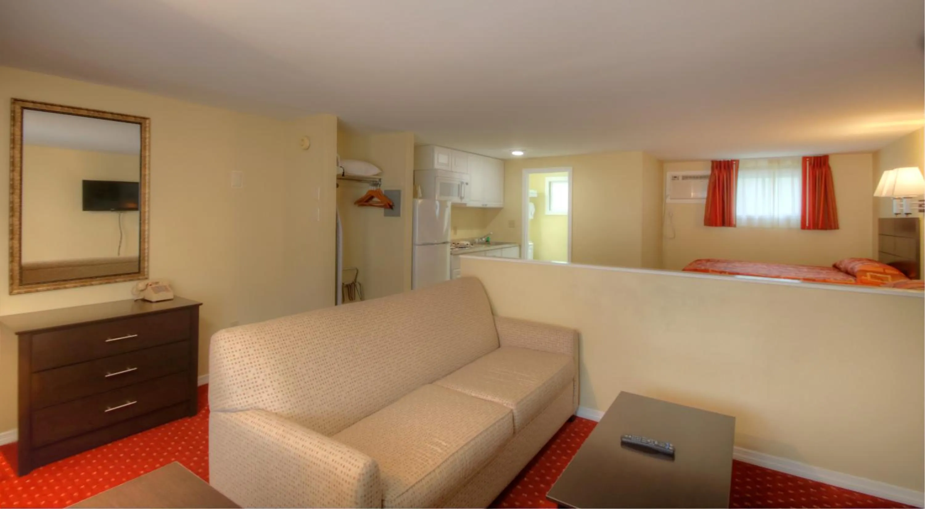 Seating area in Ogunquit Tides