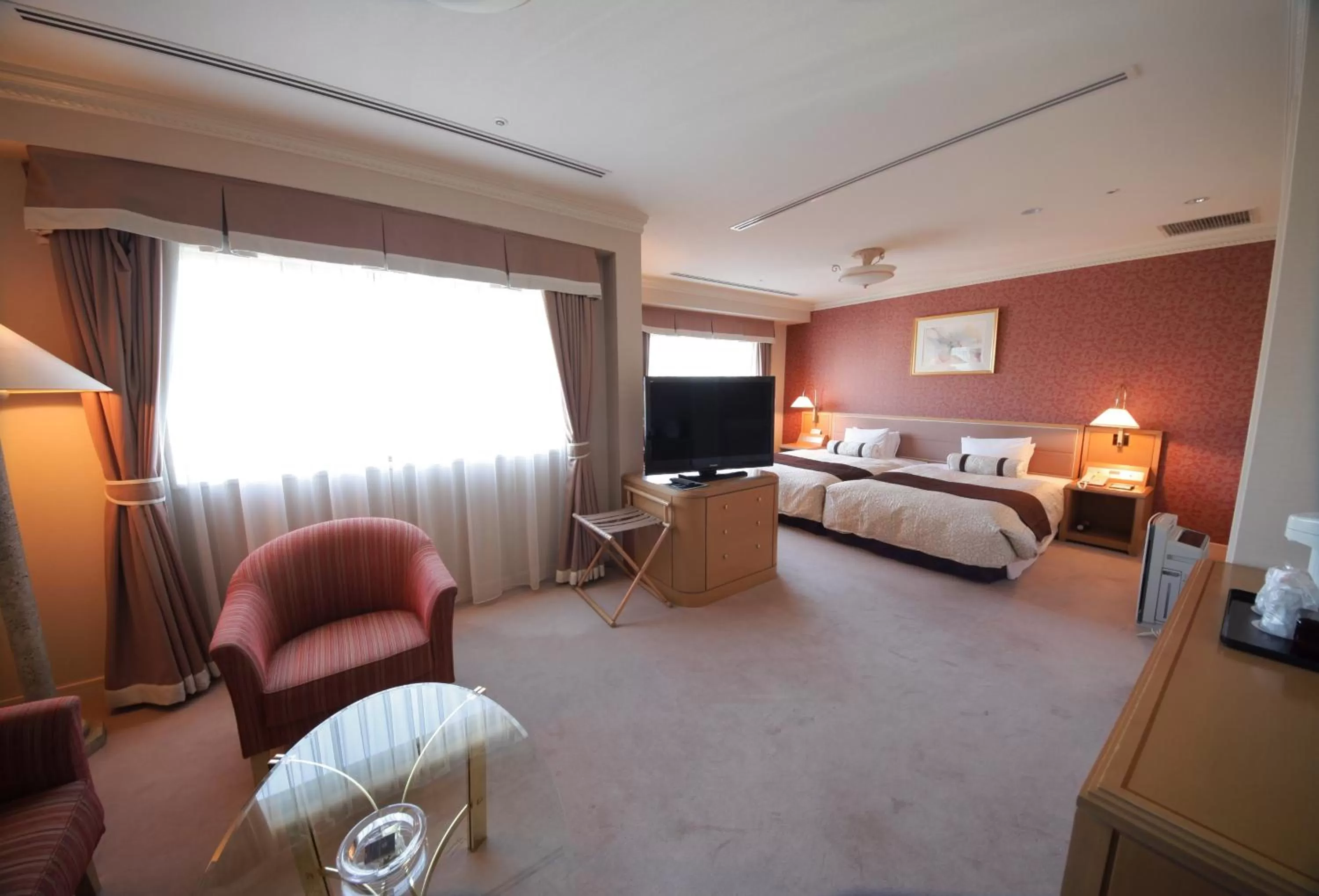 Photo of the whole room, Bed in Numazu River Side Hotel