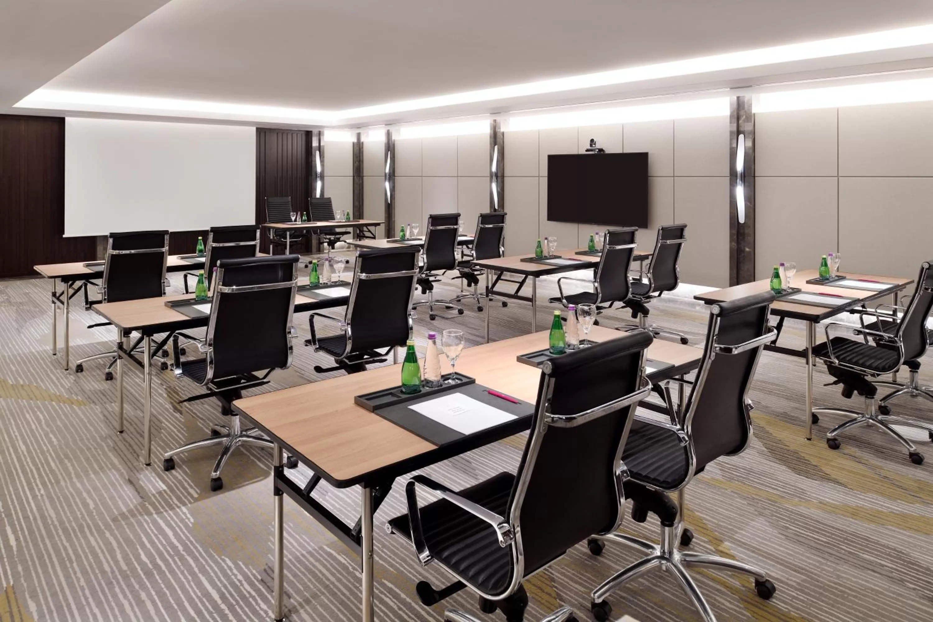 Business facilities in Crowne Plaza - Jeddah Al Salam by IHG