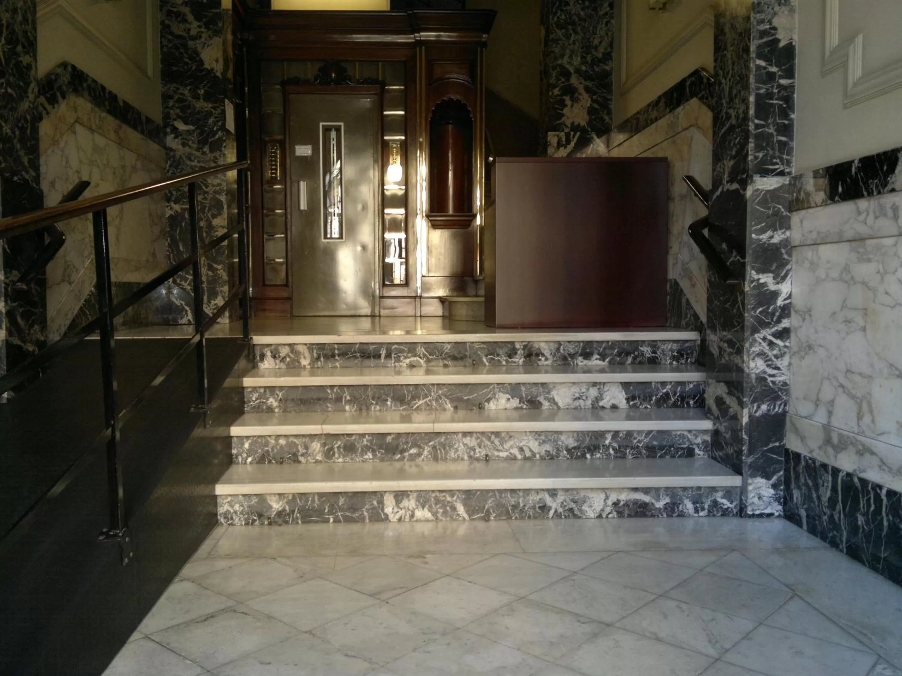 Lobby or reception in Ally's Bed&Breakfast,