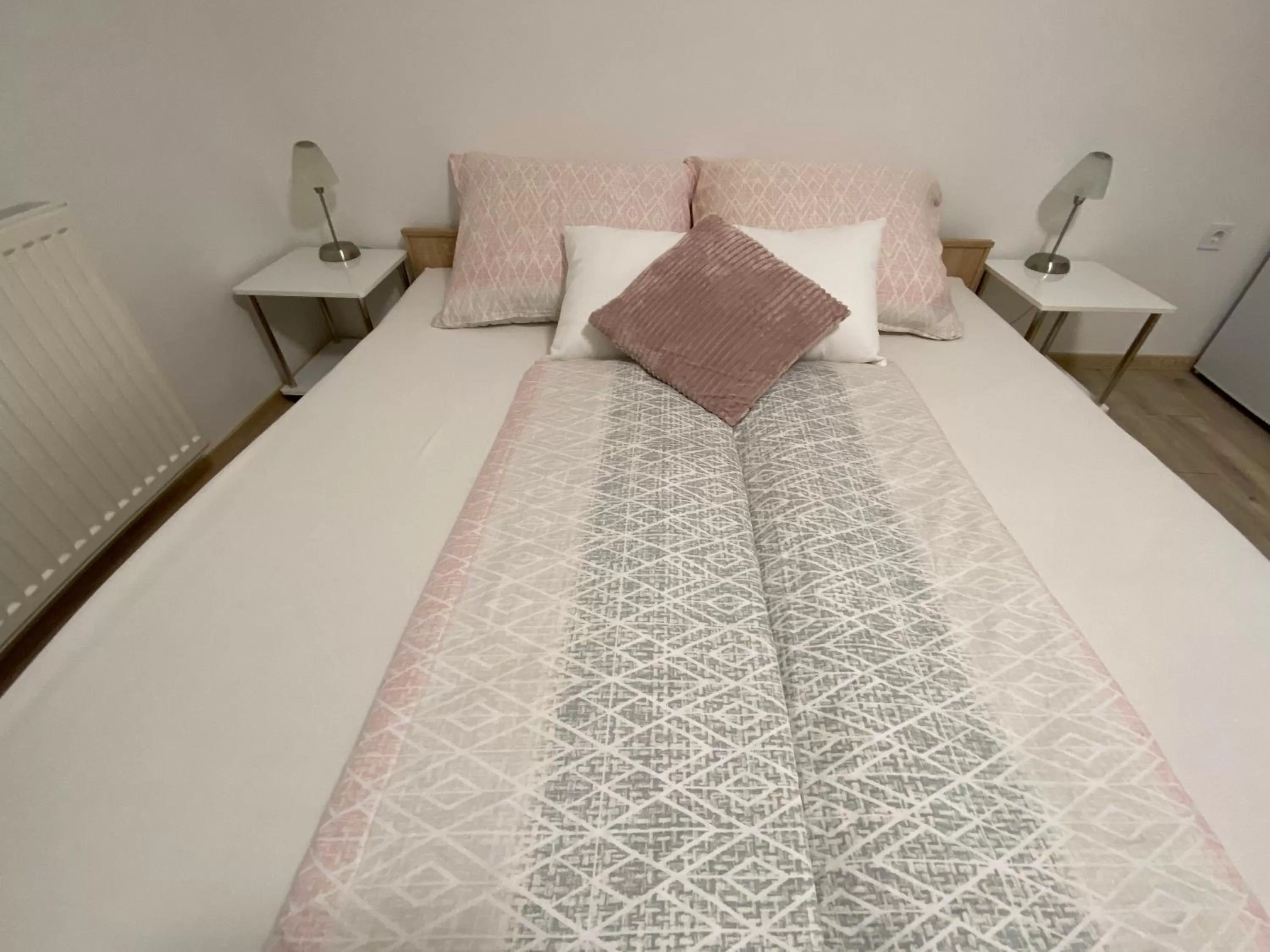 Bed in Villa Tara Bük