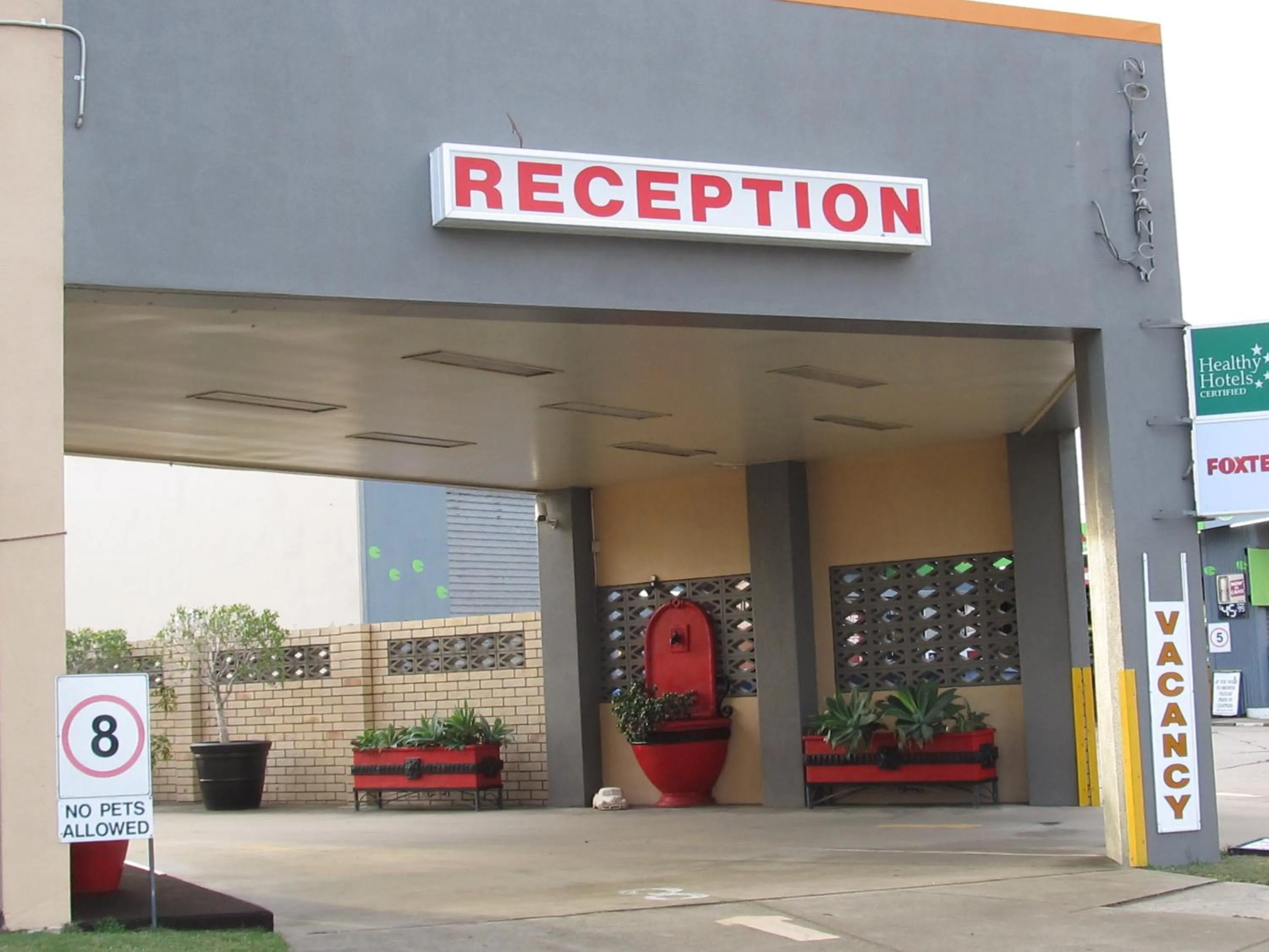 Facade/entrance in SunPalms Motel