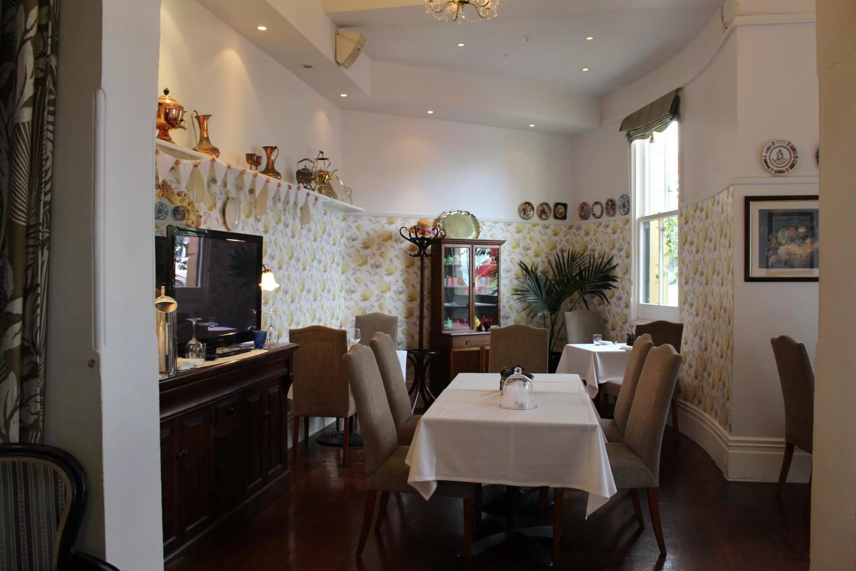 Restaurant/places to eat in The Esplanade Hotel