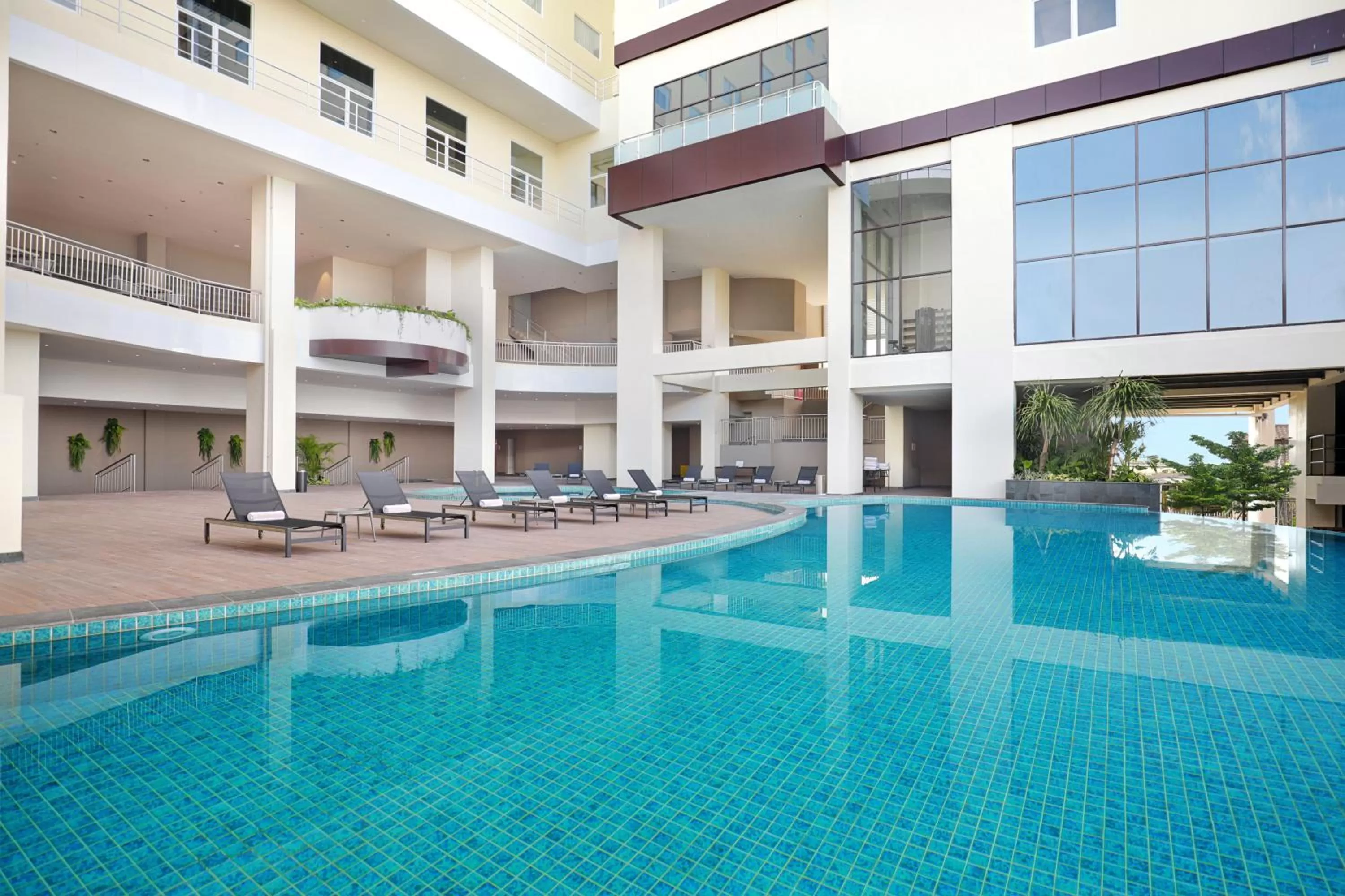 Swimming pool in Mercure Bengkulu