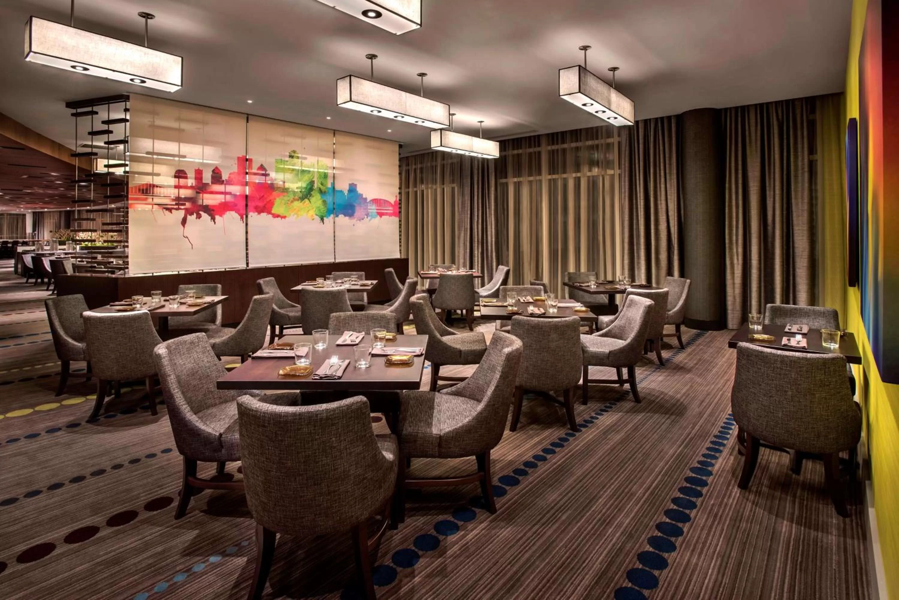 Restaurant/places to eat in Hyatt Regency Pittsburgh International Airport