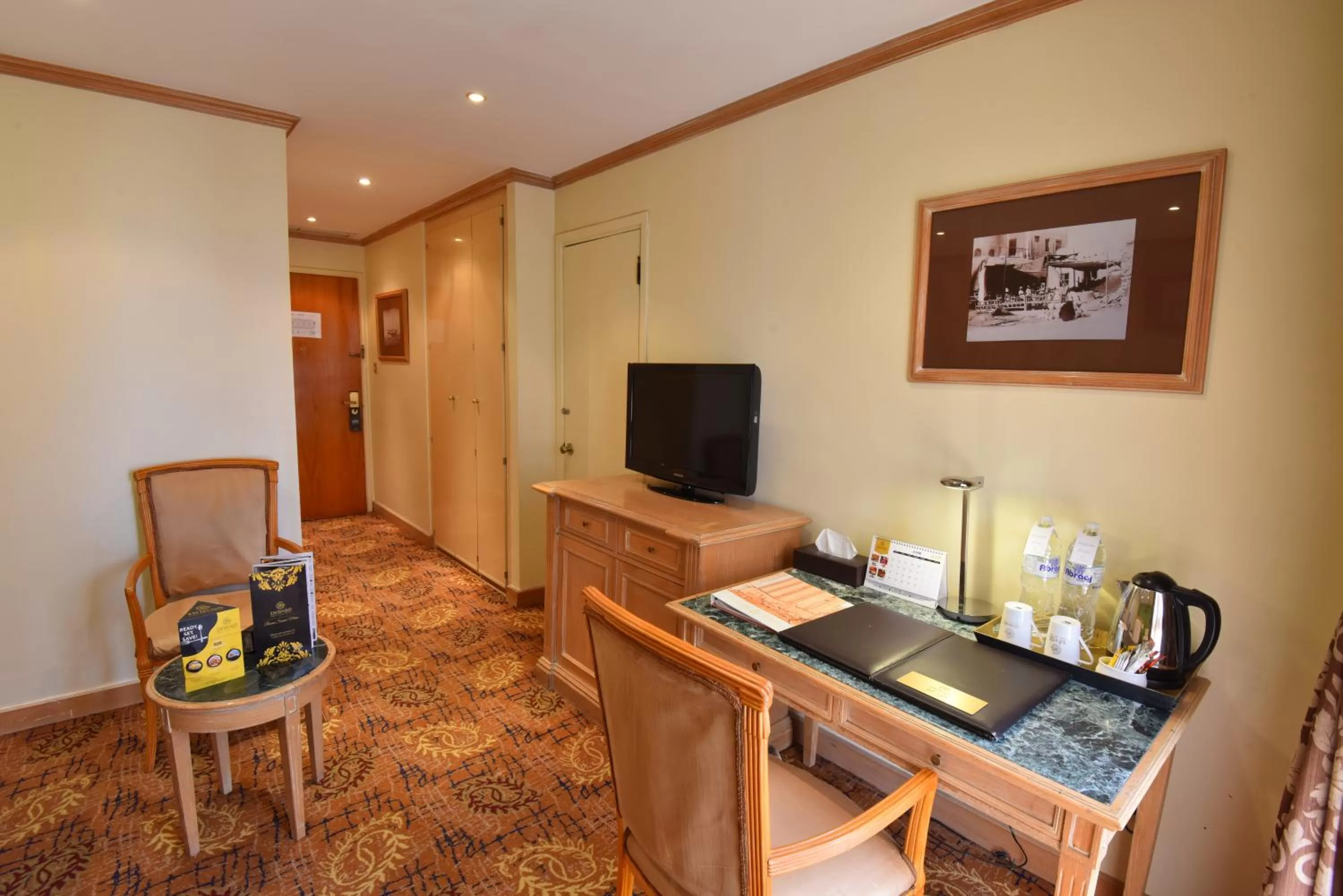 TV and multimedia, TV/Entertainment Center in Inn & Go Kuwait Plaza