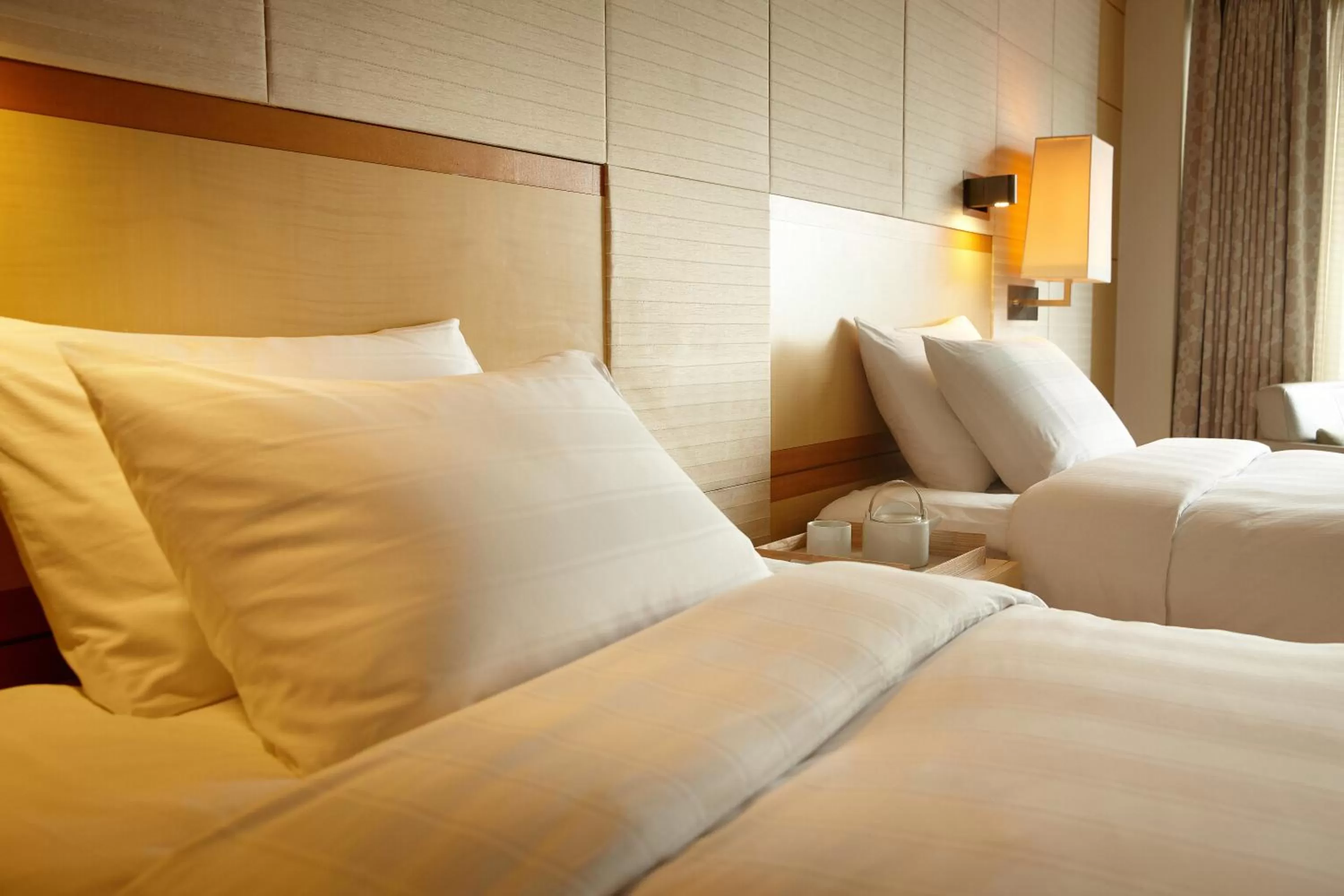 Photo of the whole room, Bed in Lotte Hotel Seoul