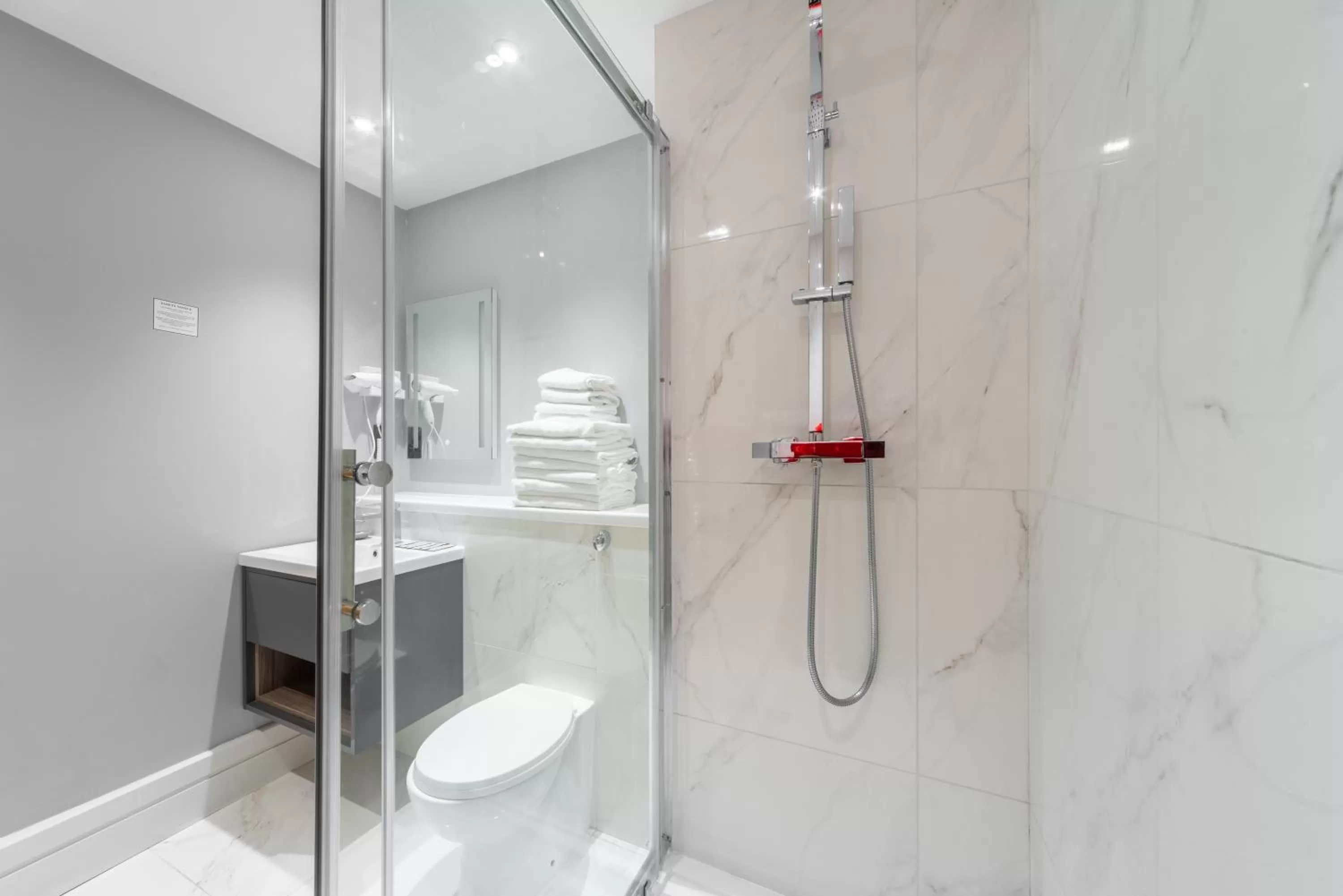 Bathroom in Gainsborough Hotel