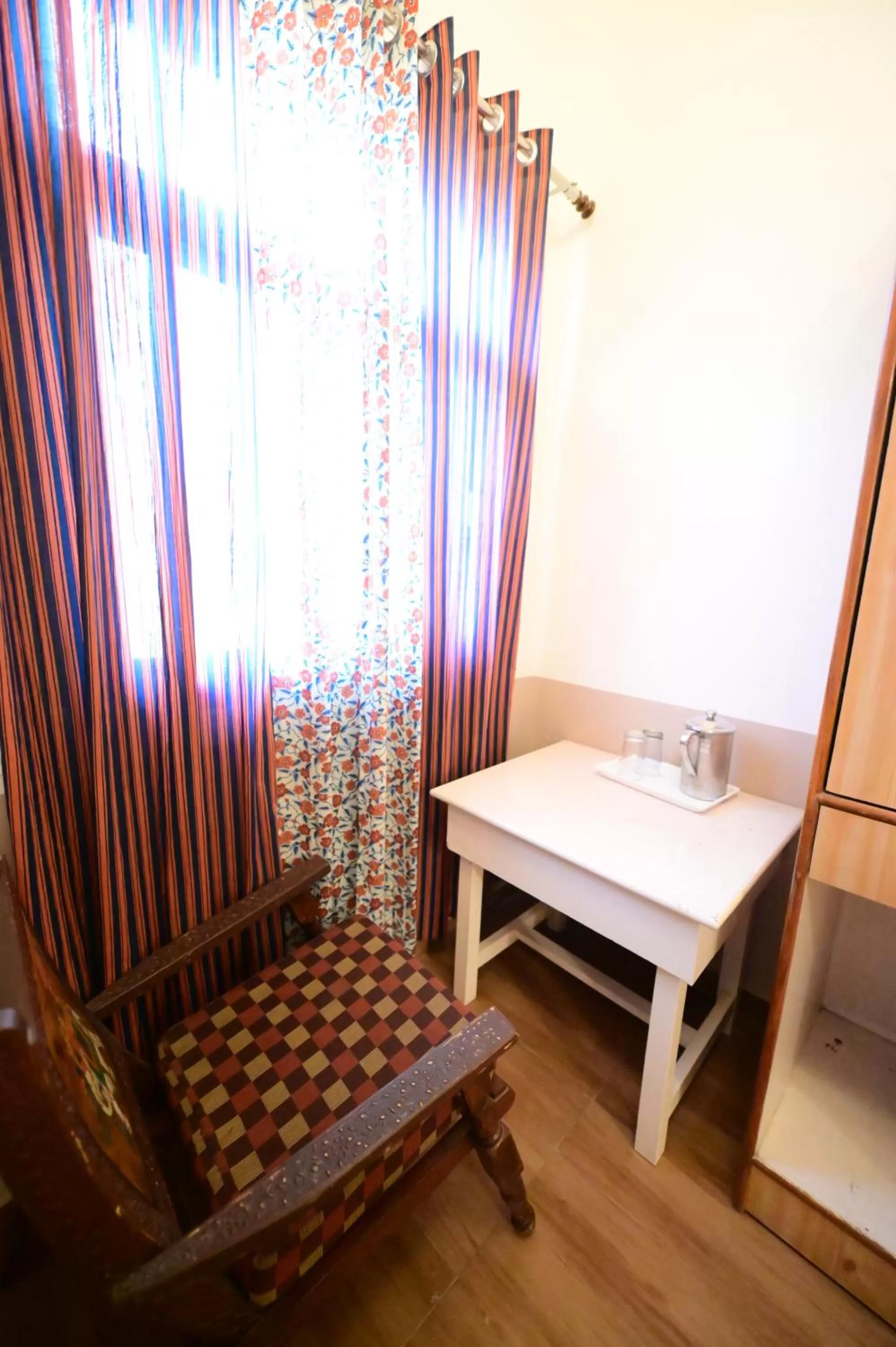 hair dresser, Bed in Chitra Katha - A Story Per Stay