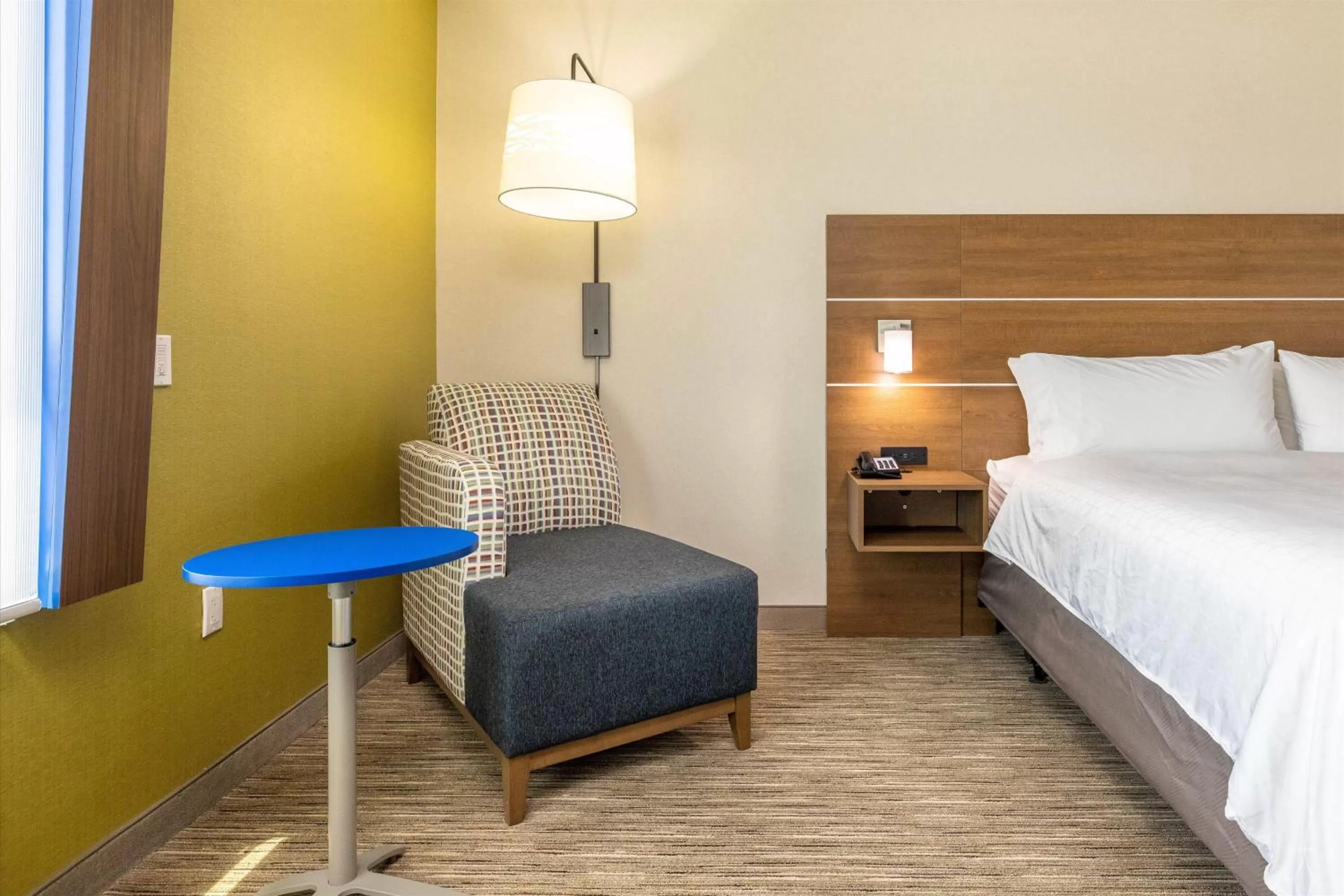 Photo of the whole room, Bed in Holiday Inn Express & Suites - San Jose Silicon Valley by IHG