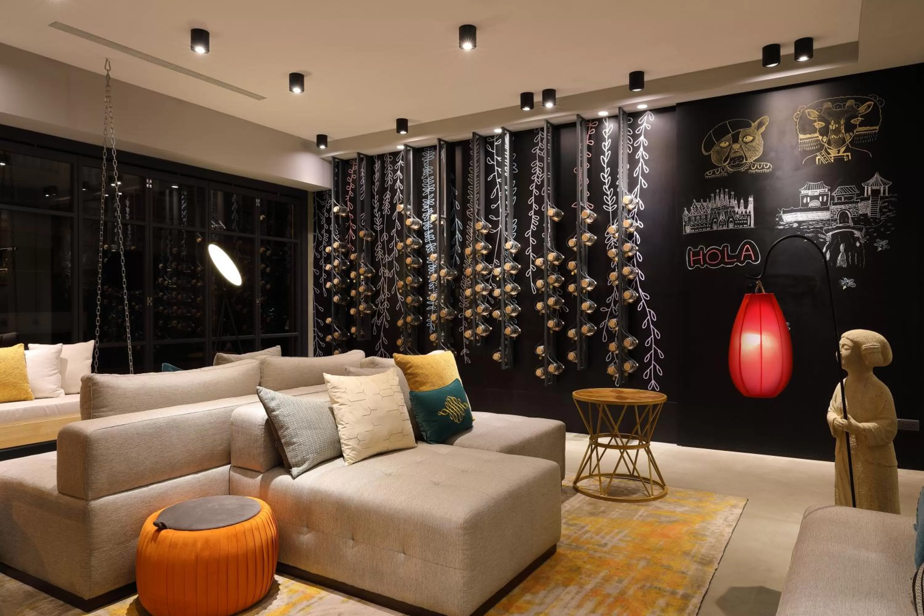 Communal lounge/ TV room in OLAH Poshtel - Hualien Zhongfu