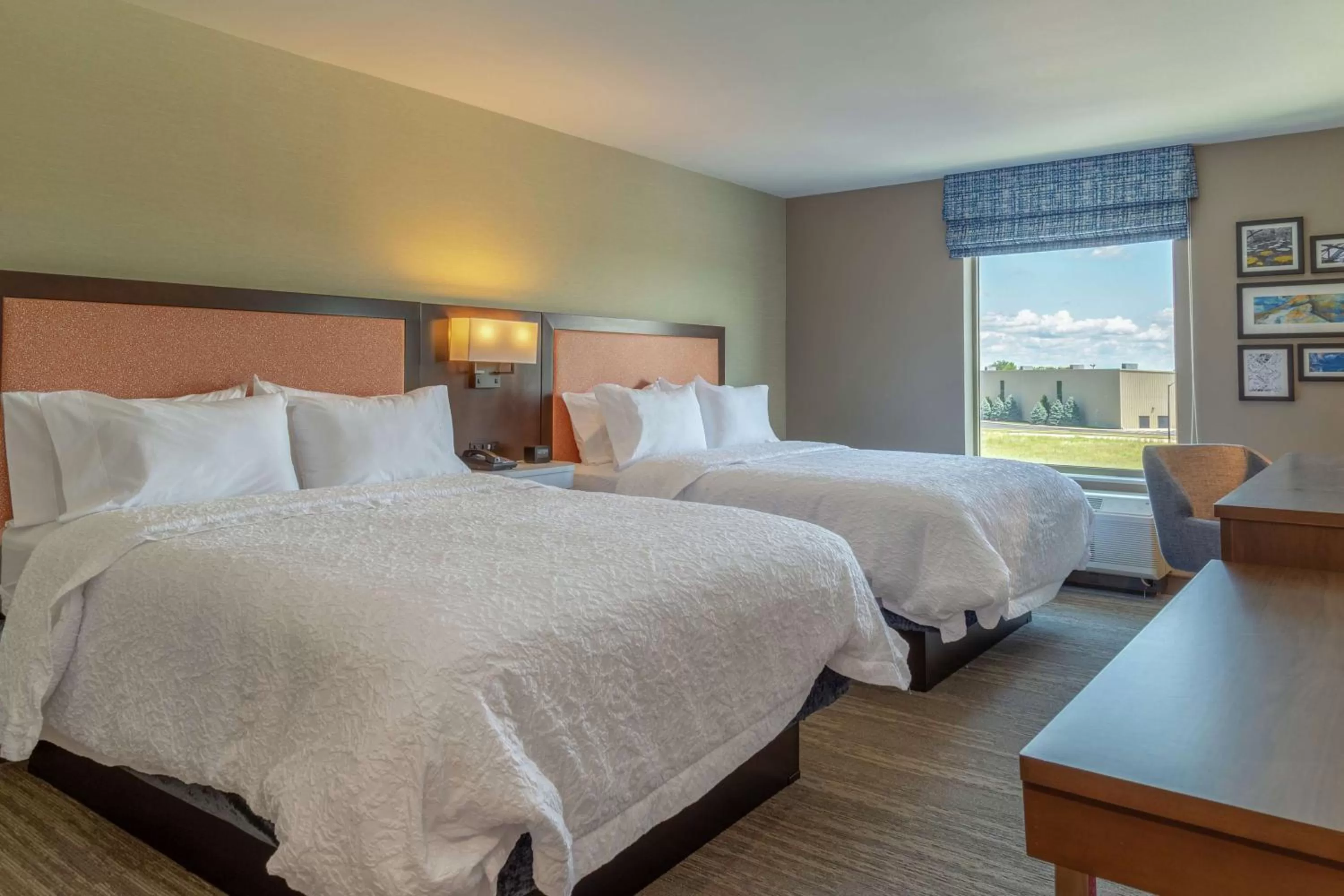 Bedroom, Bed in Hampton Inn Bourbonnais Kankakee