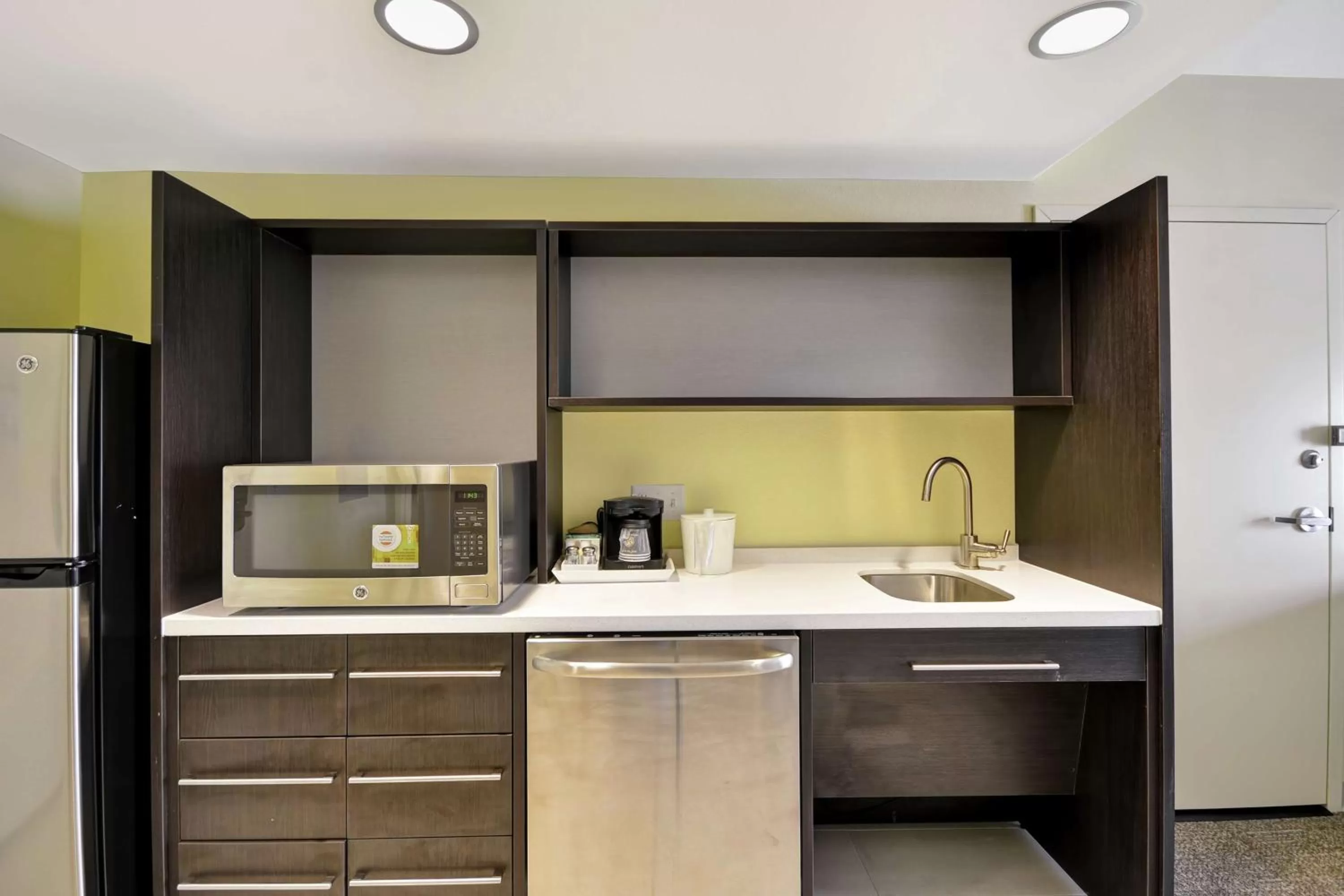Kitchen or kitchenette in Home2 Suites By Hilton Oswego