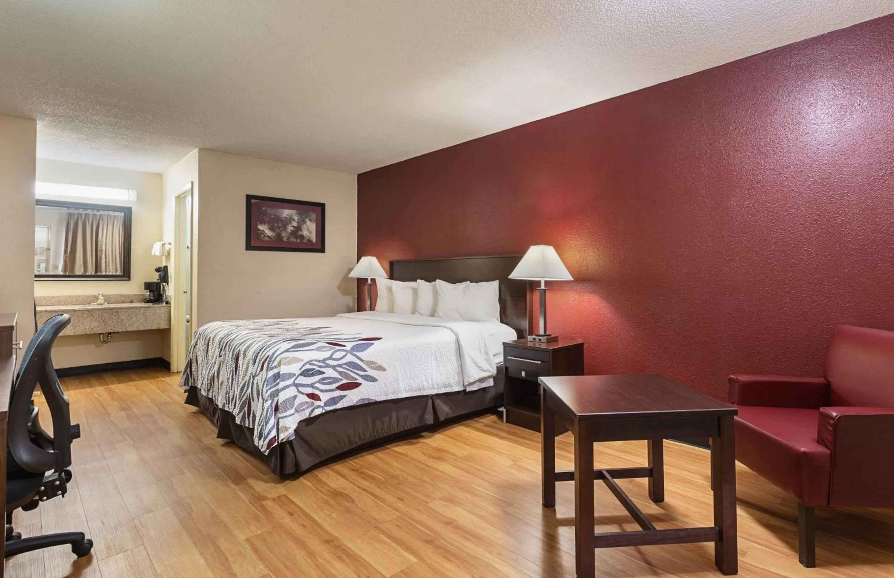 Bedroom, Bed in Red Roof Inn Hardeeville