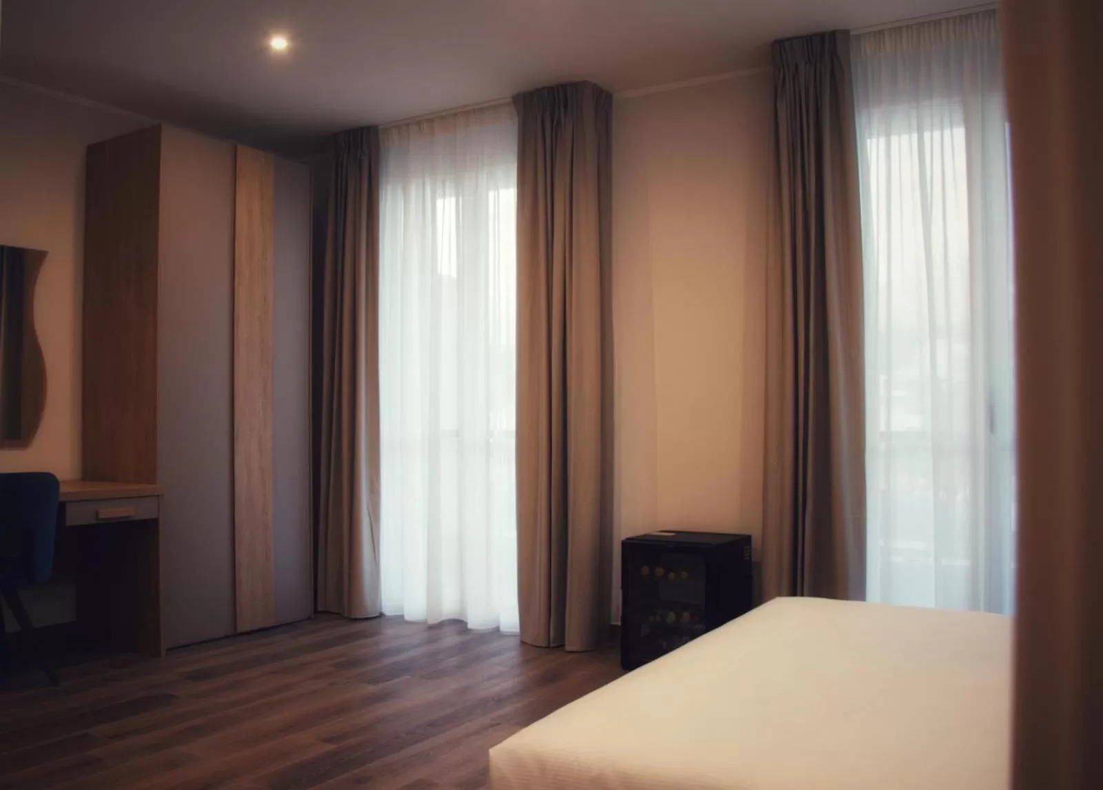 TV/Entertainment Center in Lumarooms B&B