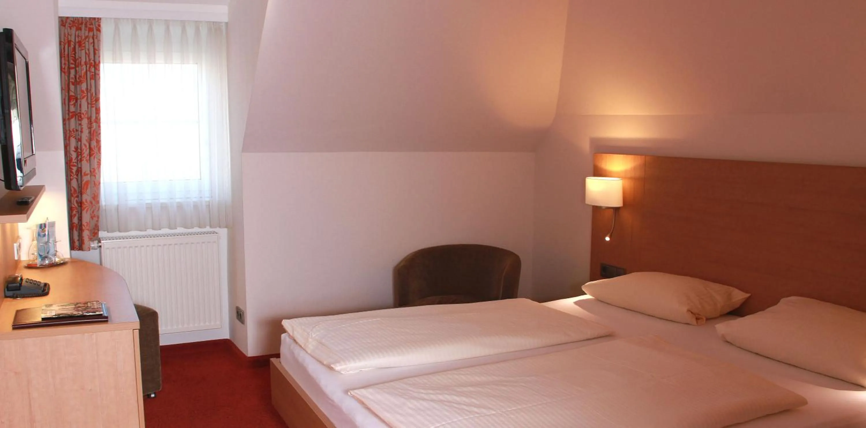 Photo of the whole room, Bed in Hotel Goldenes Fass in Rothenburg ob der Tauber