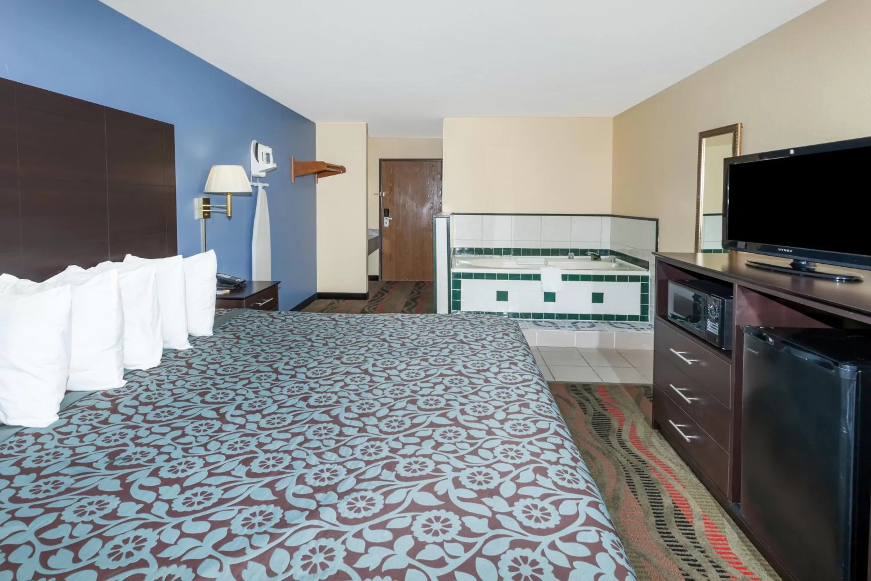 Bedroom, Bed in Days Inn by Wyndham Springfield
