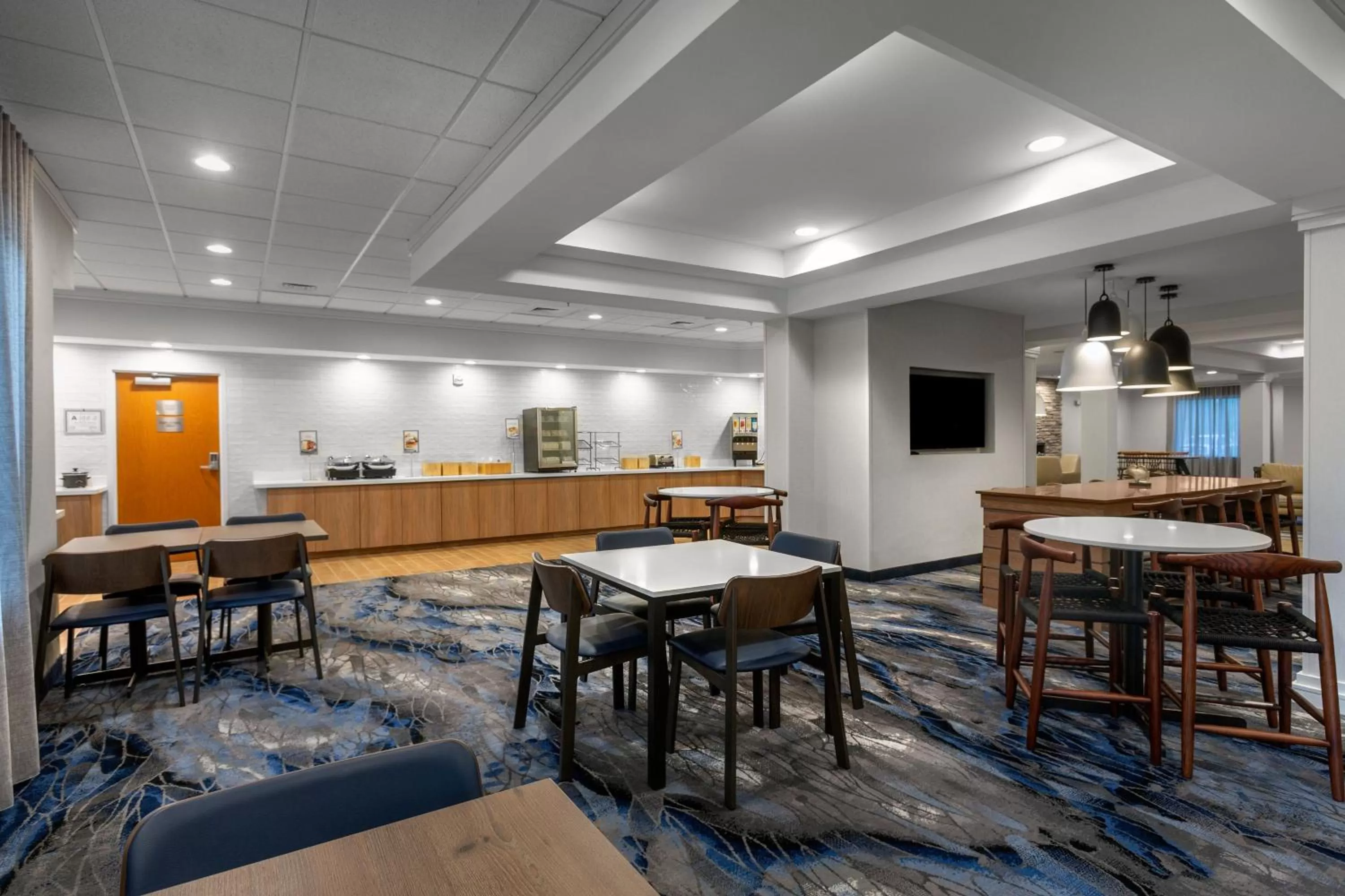 Restaurant/places to eat in Fairfield Inn & Suites Elizabeth City