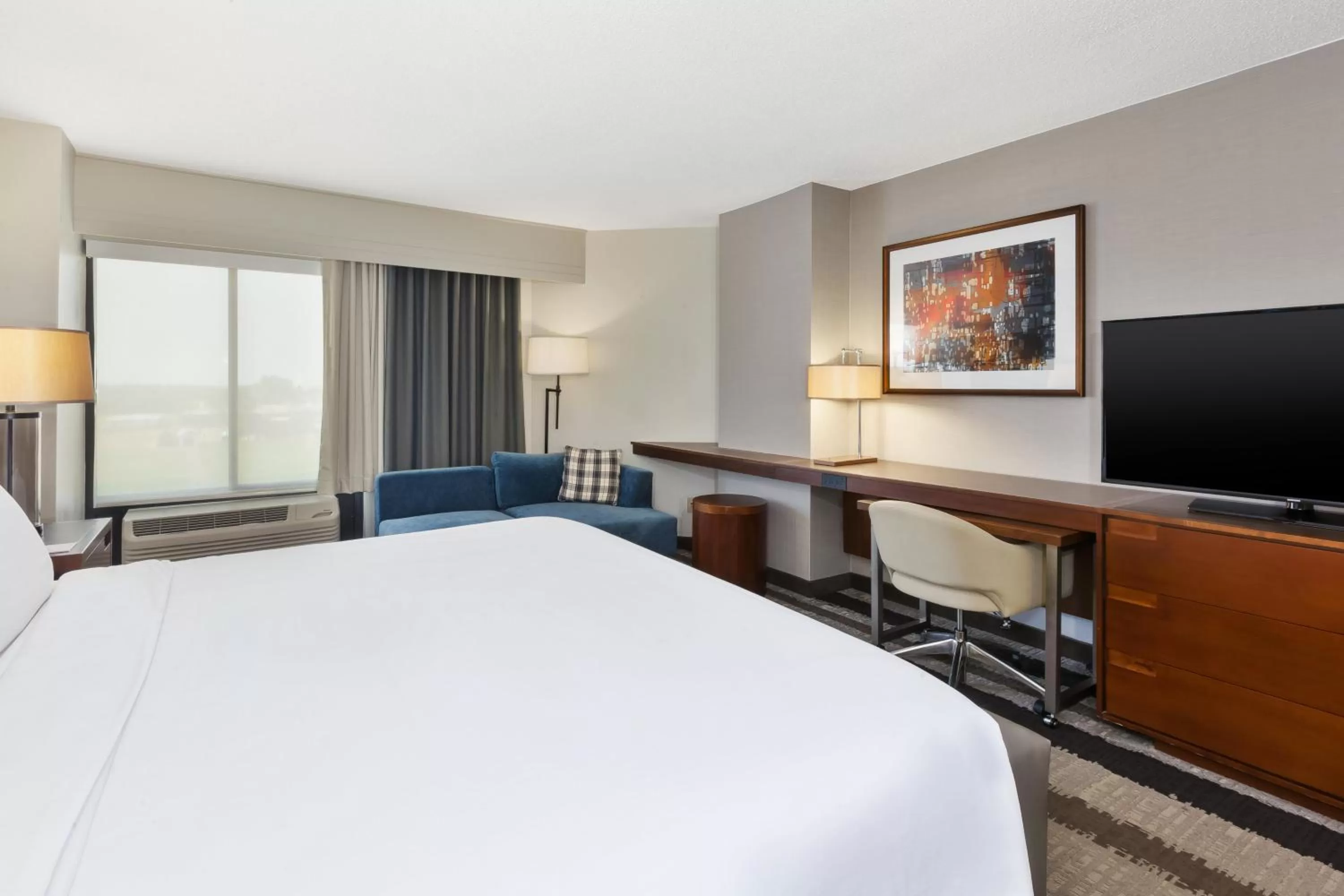 Photo of the whole room, Bed in Crowne Plaza Dulles Airport by IHG