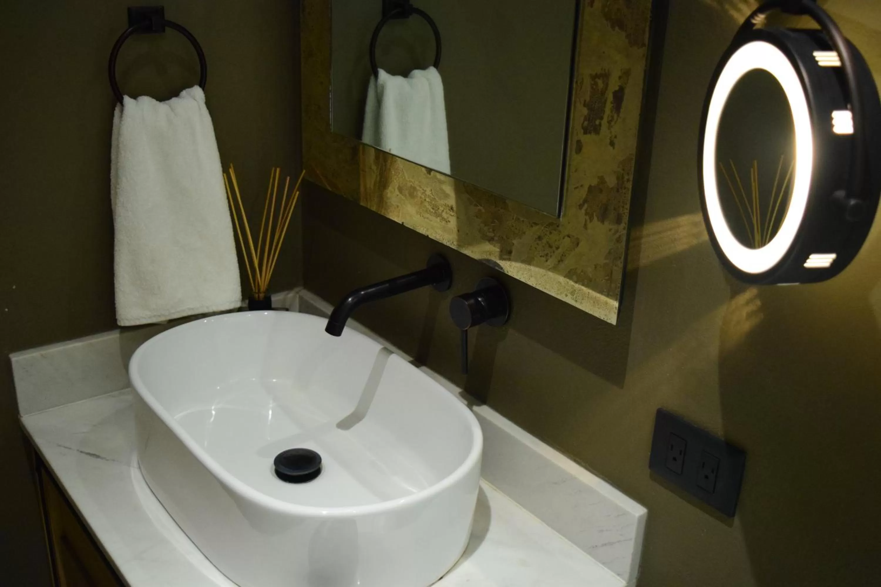 Bathroom in Hotel Bouquet (Adults Only)