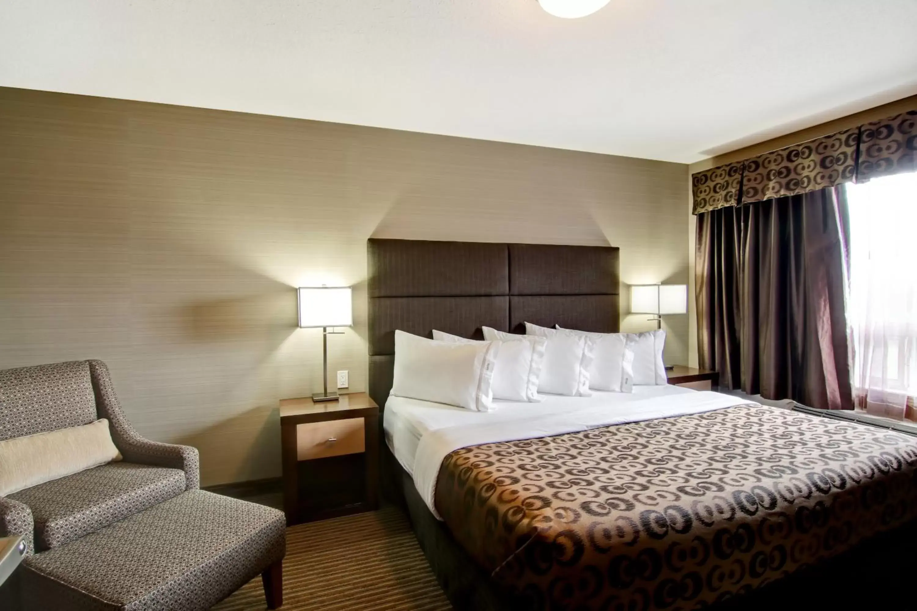 King Room with Spa Bath in Canalta Lac La Biche King Room with Spa Bath in Canalta Lac La Biche