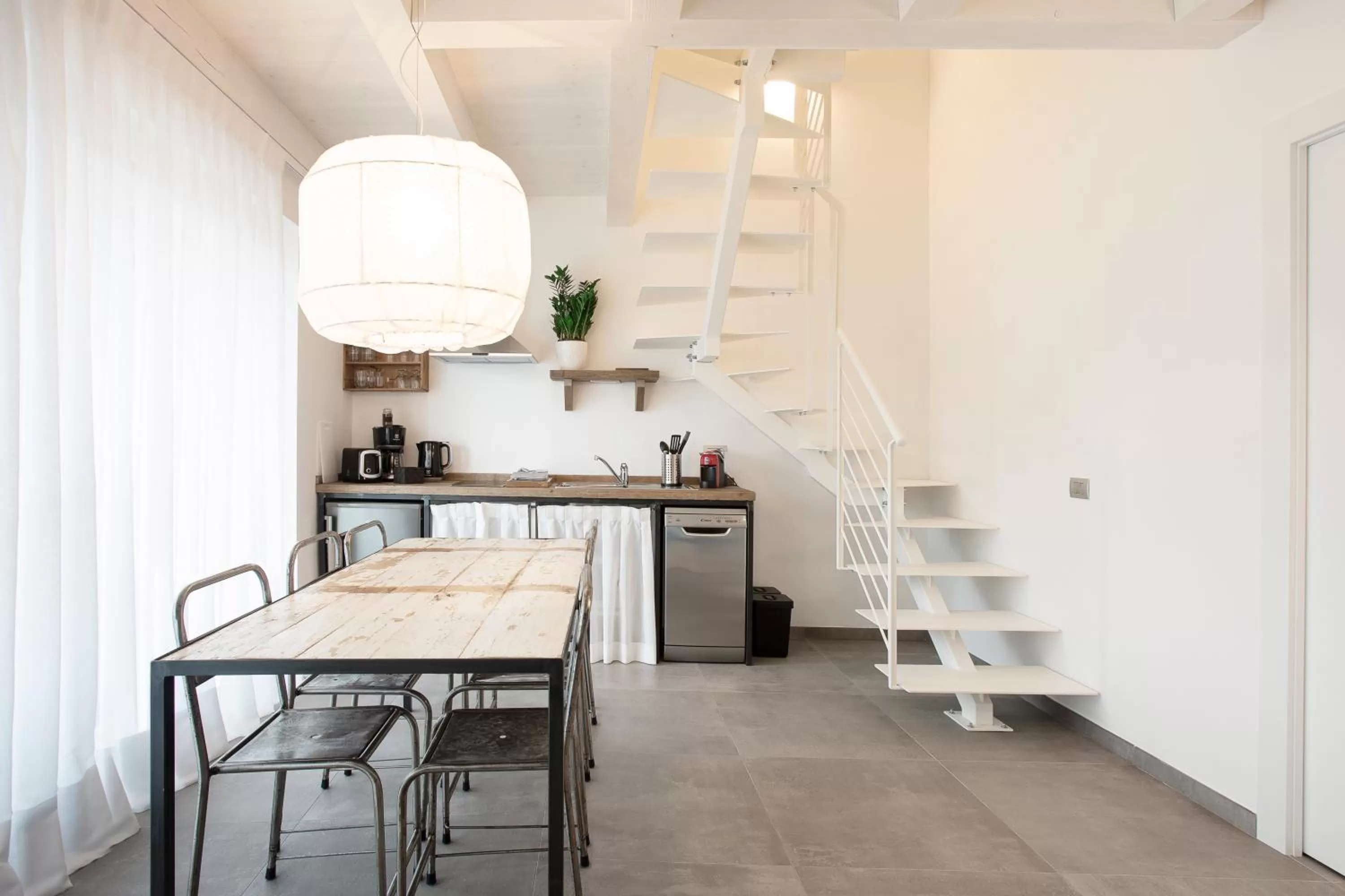 Kitchen or kitchenette in Sunset Residence