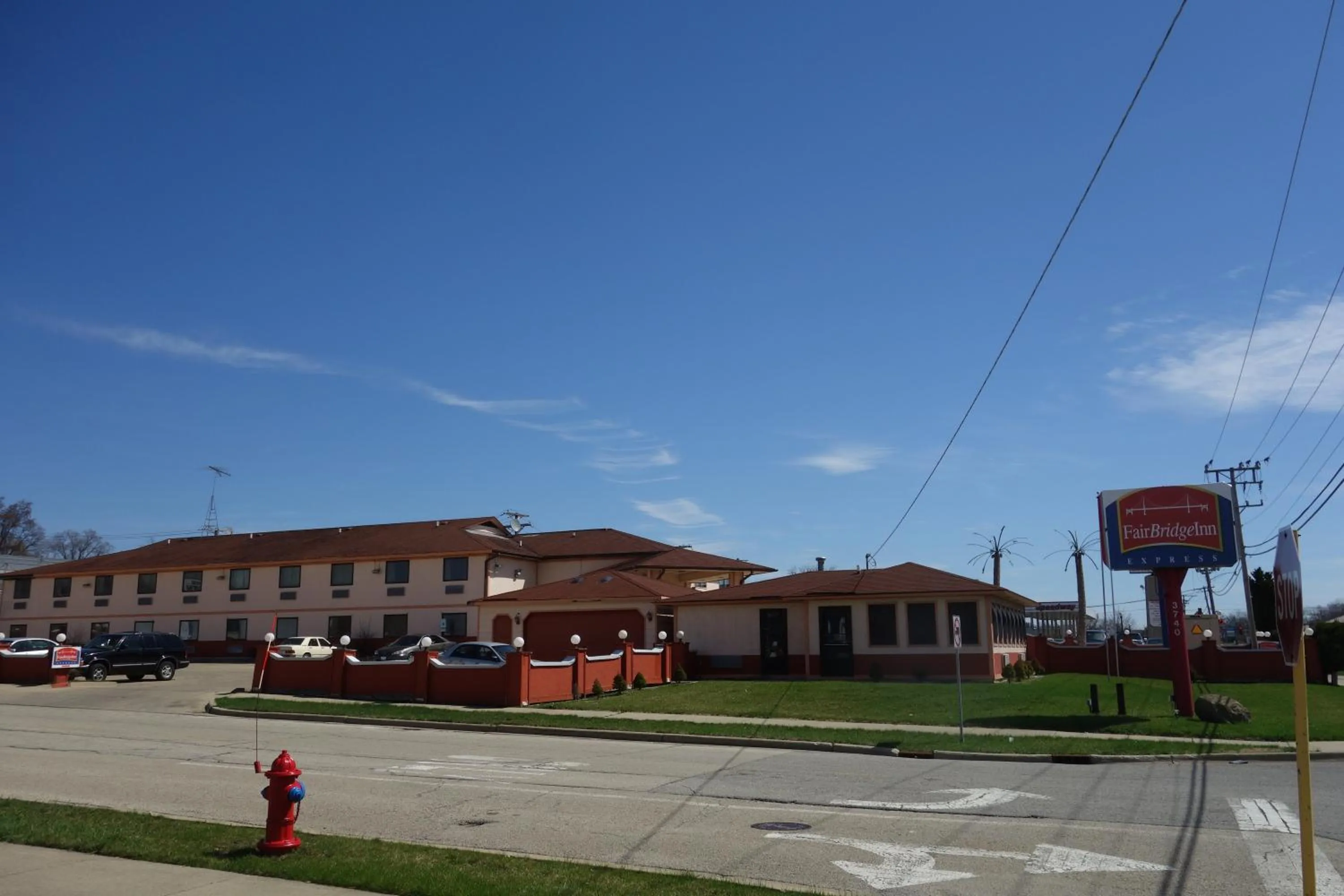 Property building in Gurnee Motel