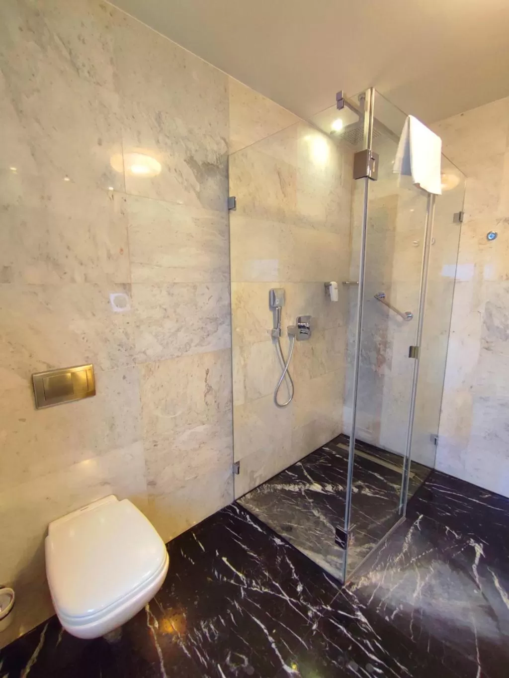 Shower in Hotel Zamek Centrum