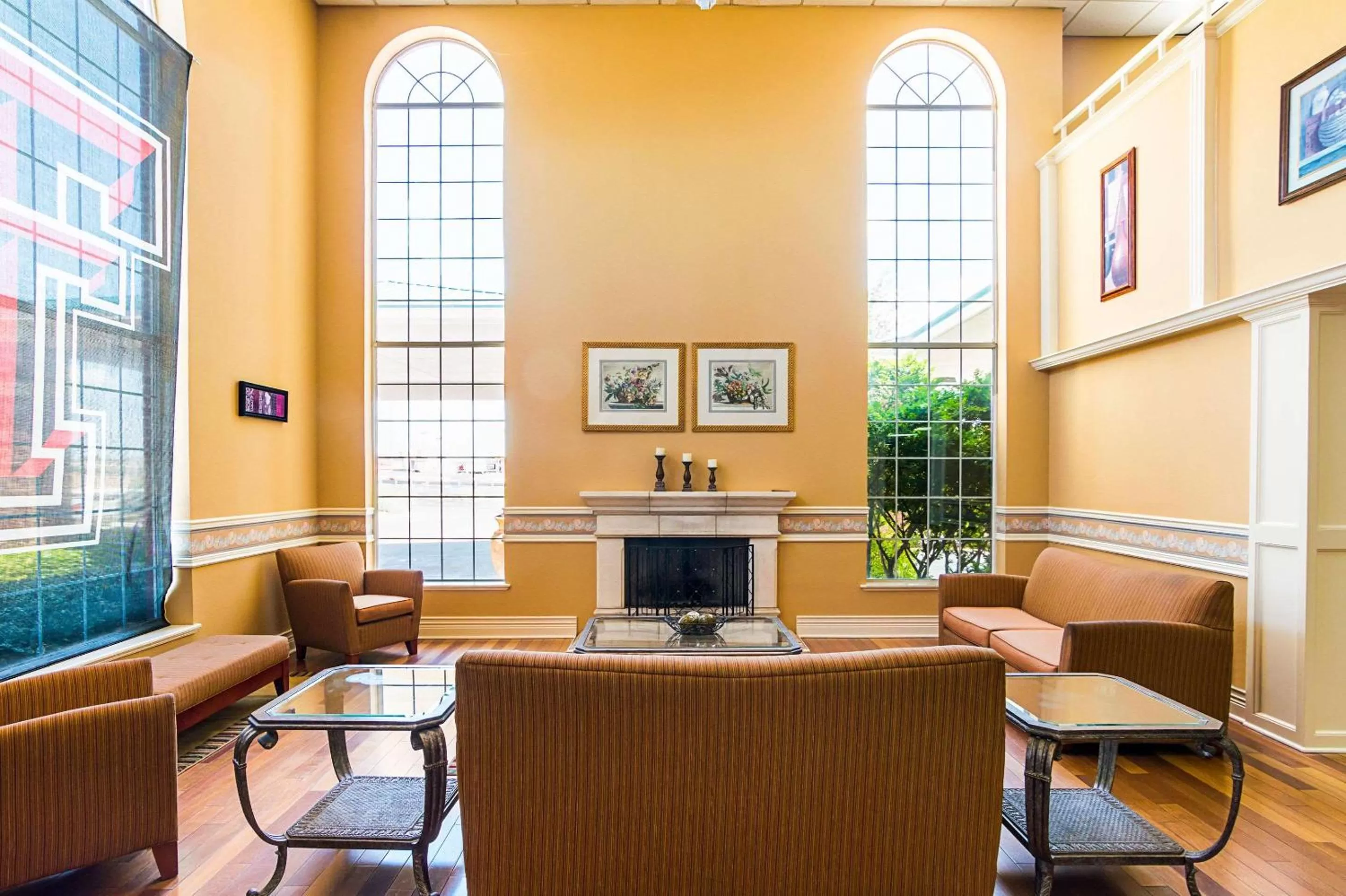 Lobby or reception in Quality Suites Lubbock Southwest