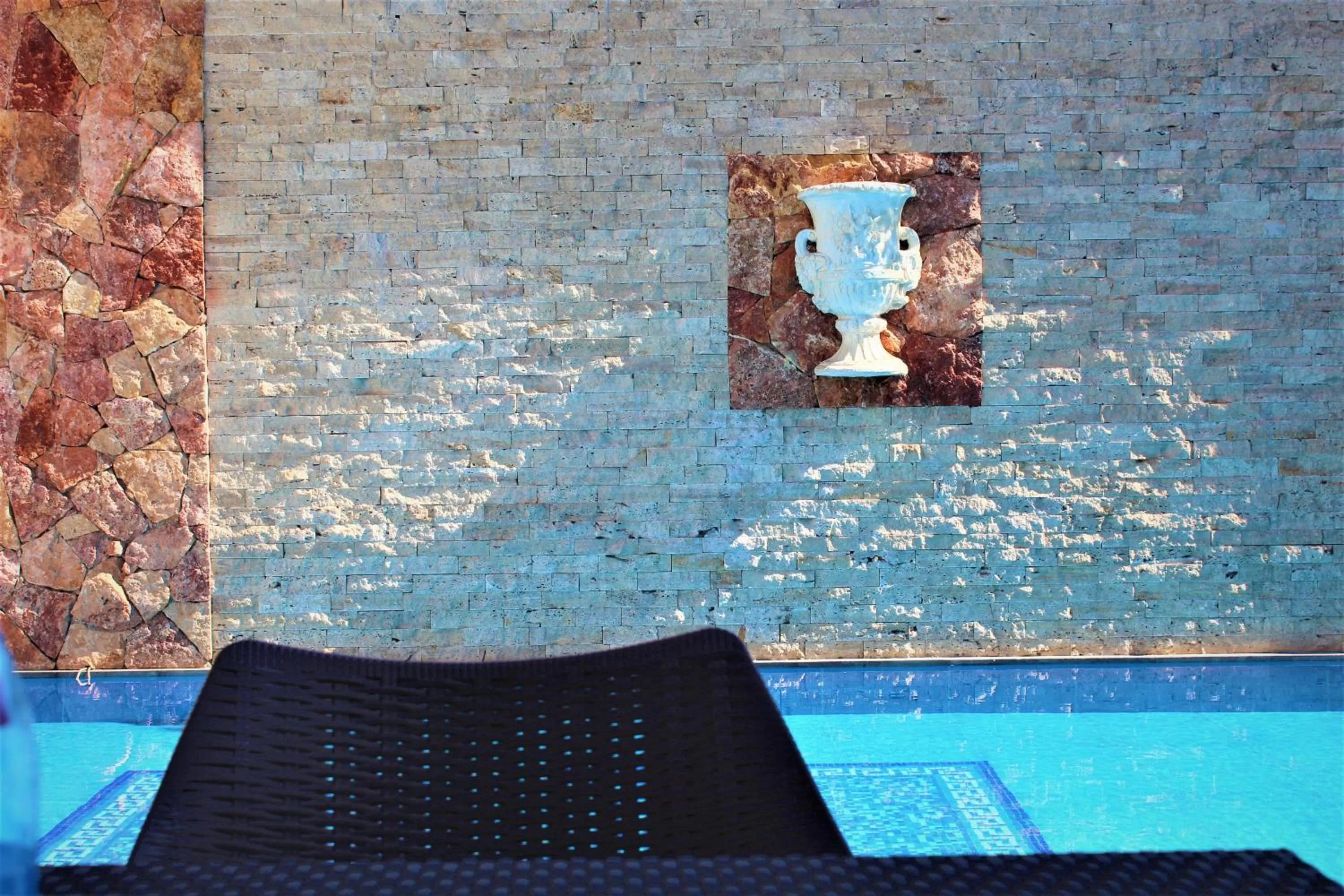 Swimming pool in Aleppo Hotel