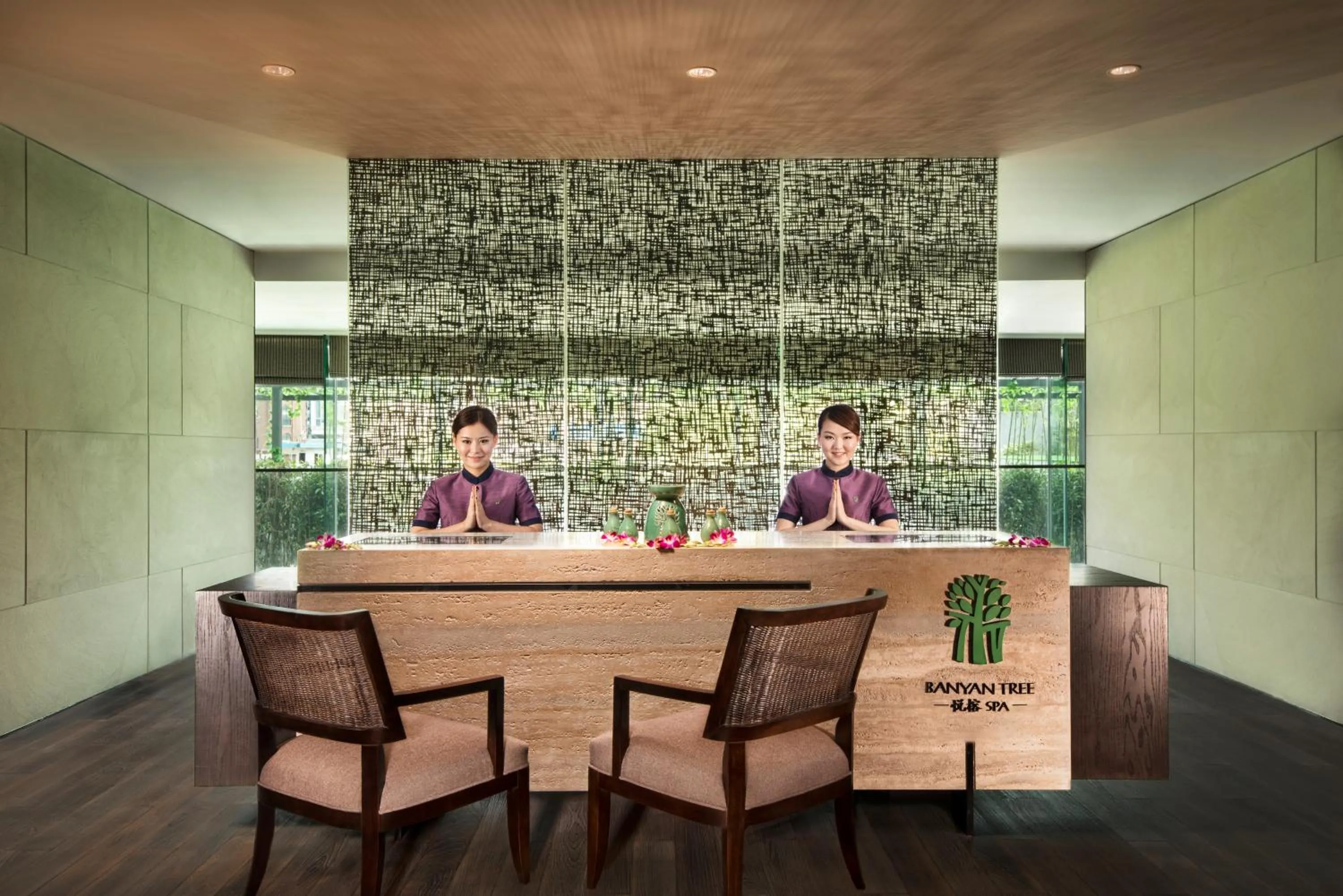 Lobby or reception in Banyantree Shanghai On the Bund - Tales rooftop bar boasts a jaw-dropping panoramic vista