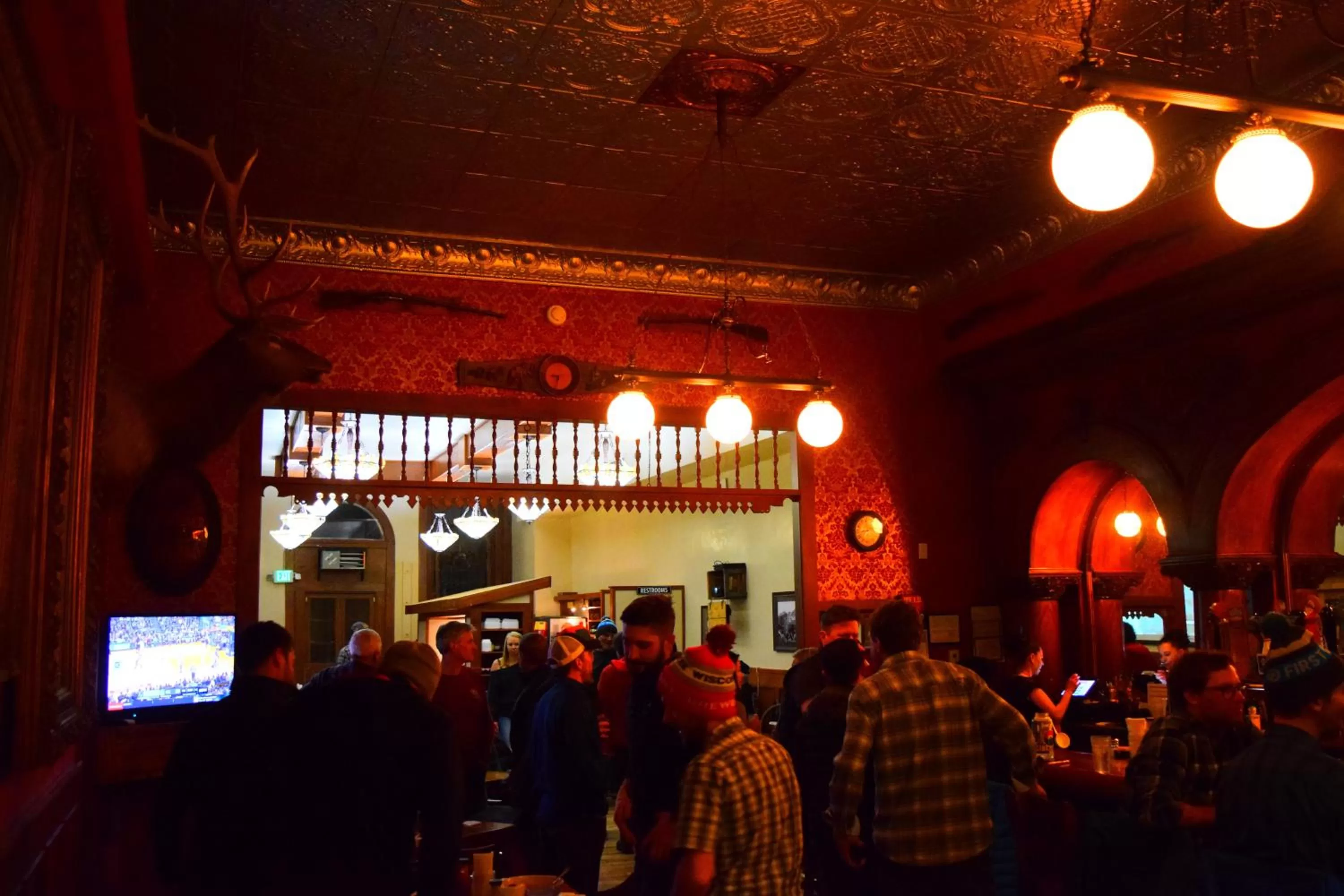 Restaurant/places to eat in Grand Imperial Hotel