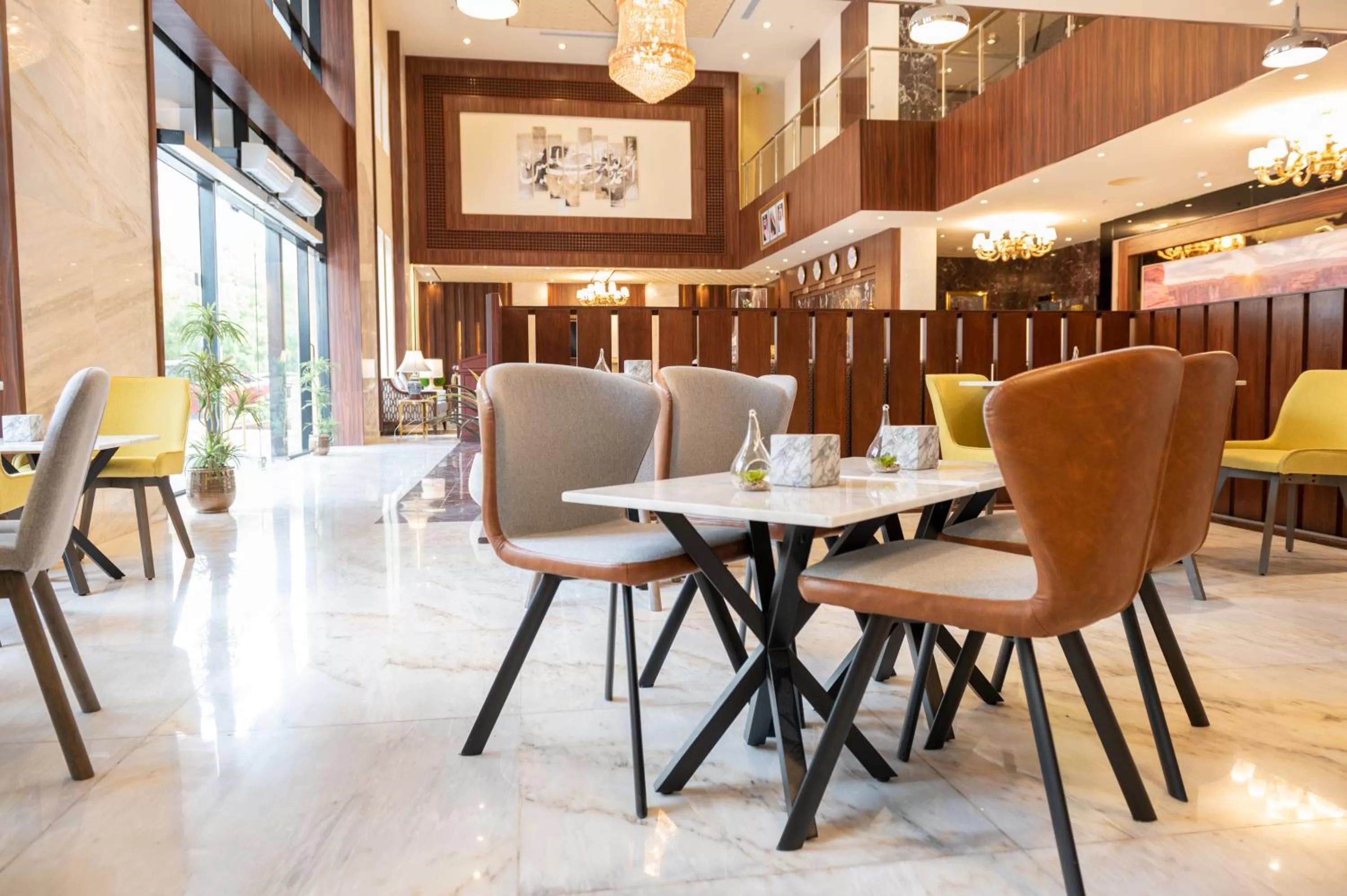 Restaurant/Places to Eat in Seasons Park Hotel