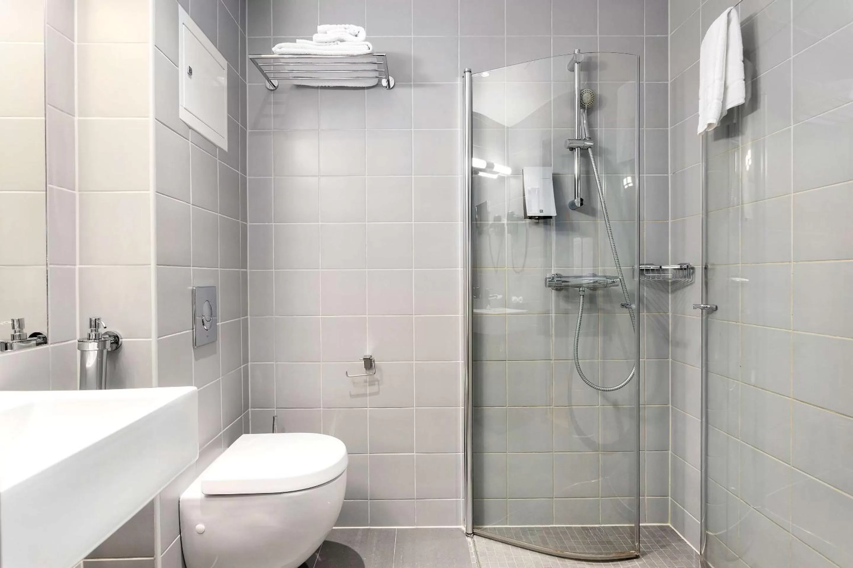 Bathroom in Saga Hotel Oslo, WorldHotels Crafted