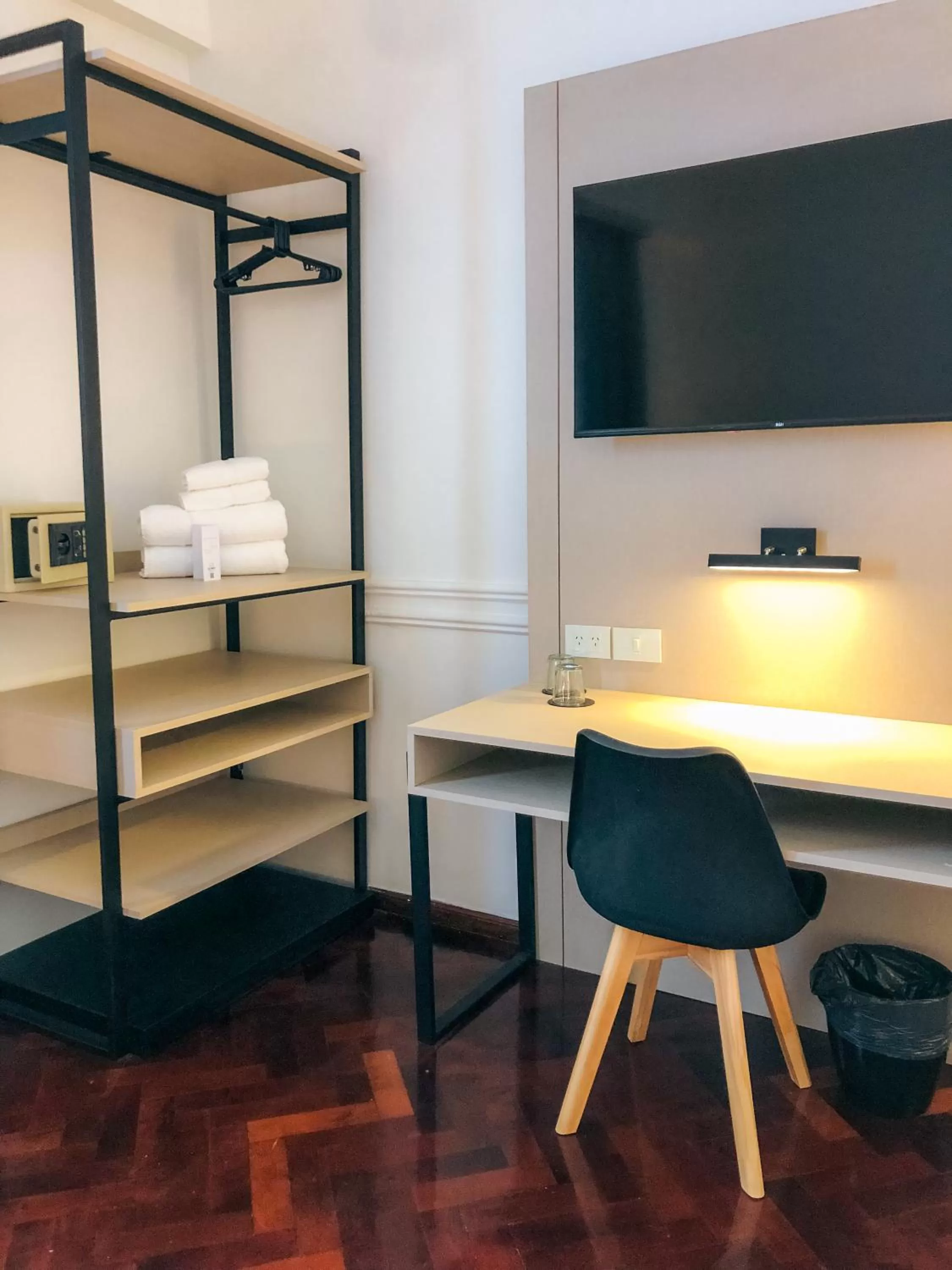 Photo of the whole room, Bed in El Misti Hotel Buenos Aires Centro