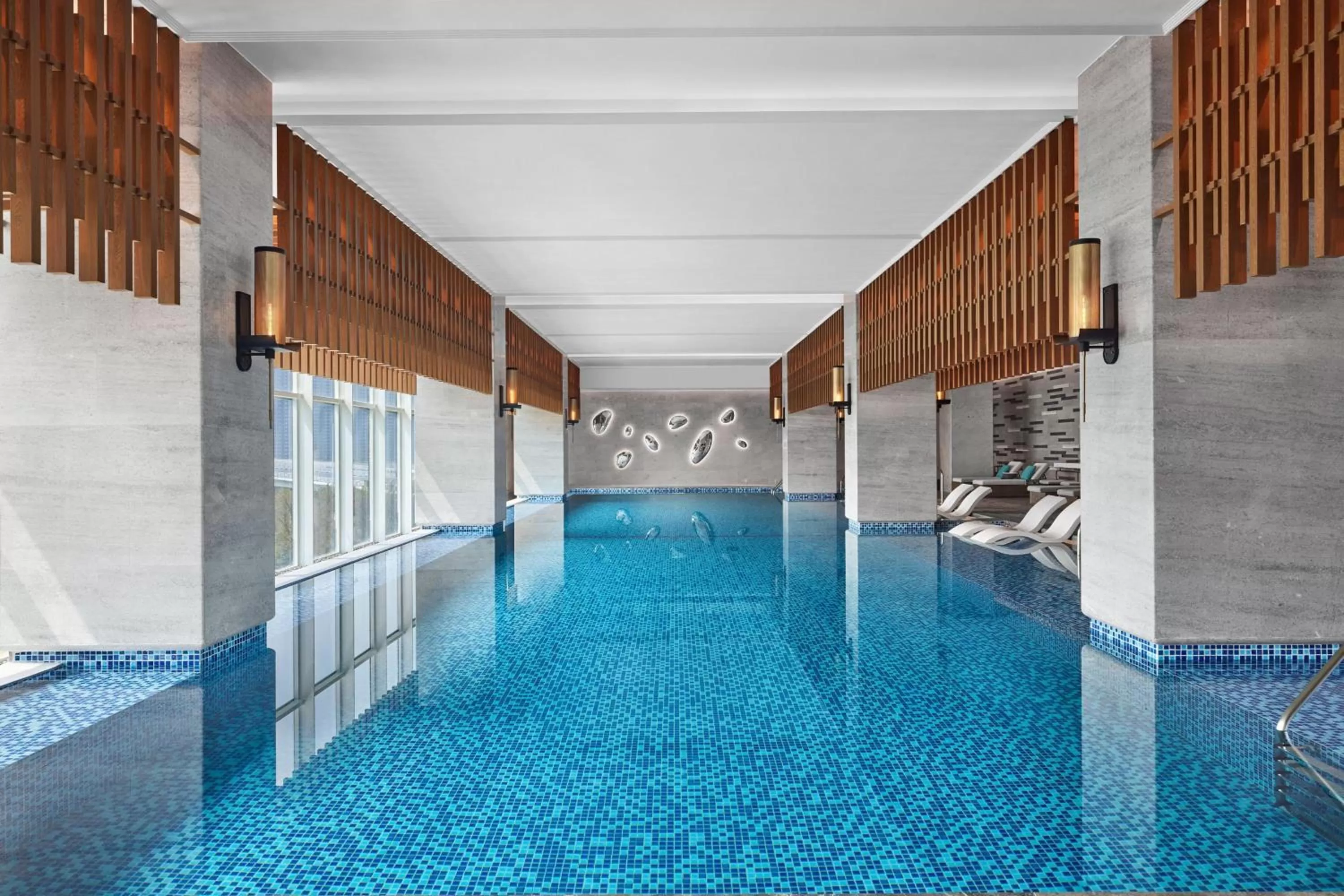Swimming pool in Sheraton Zhaoqing Dinghu