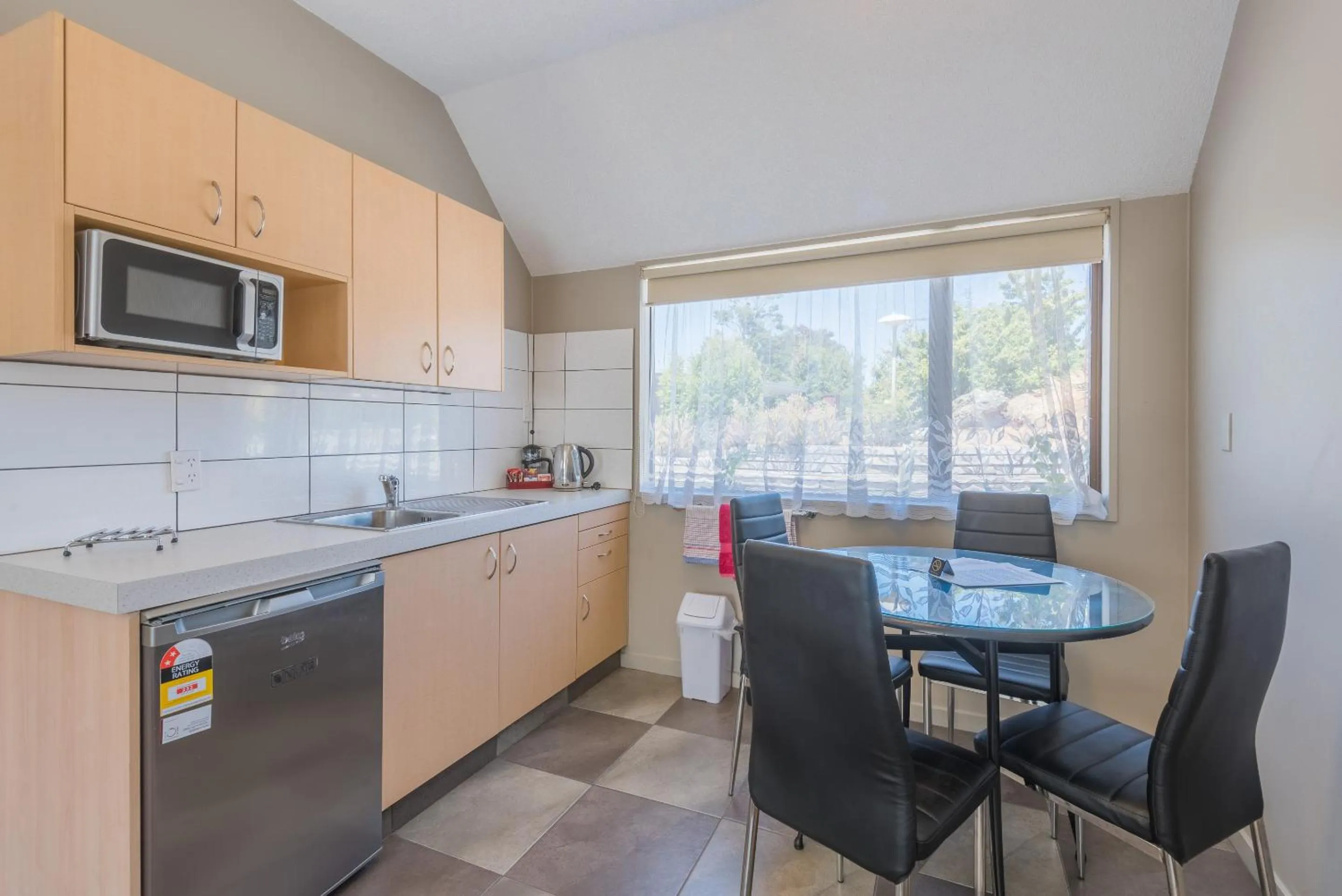 Kitchen or kitchenette in Manuka Crescent Motel
