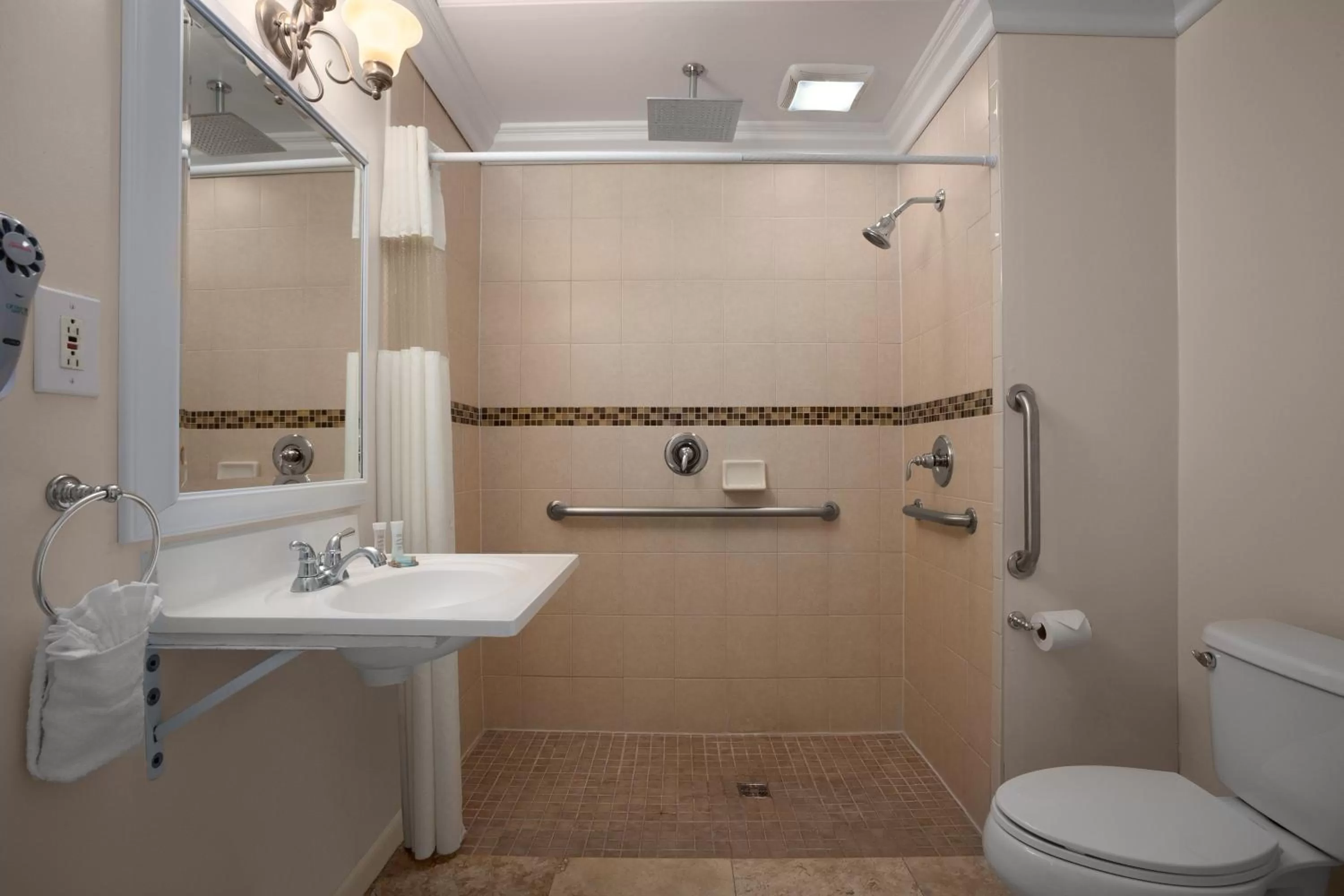 Bathroom in Travelodge by Wyndham Santa Maria