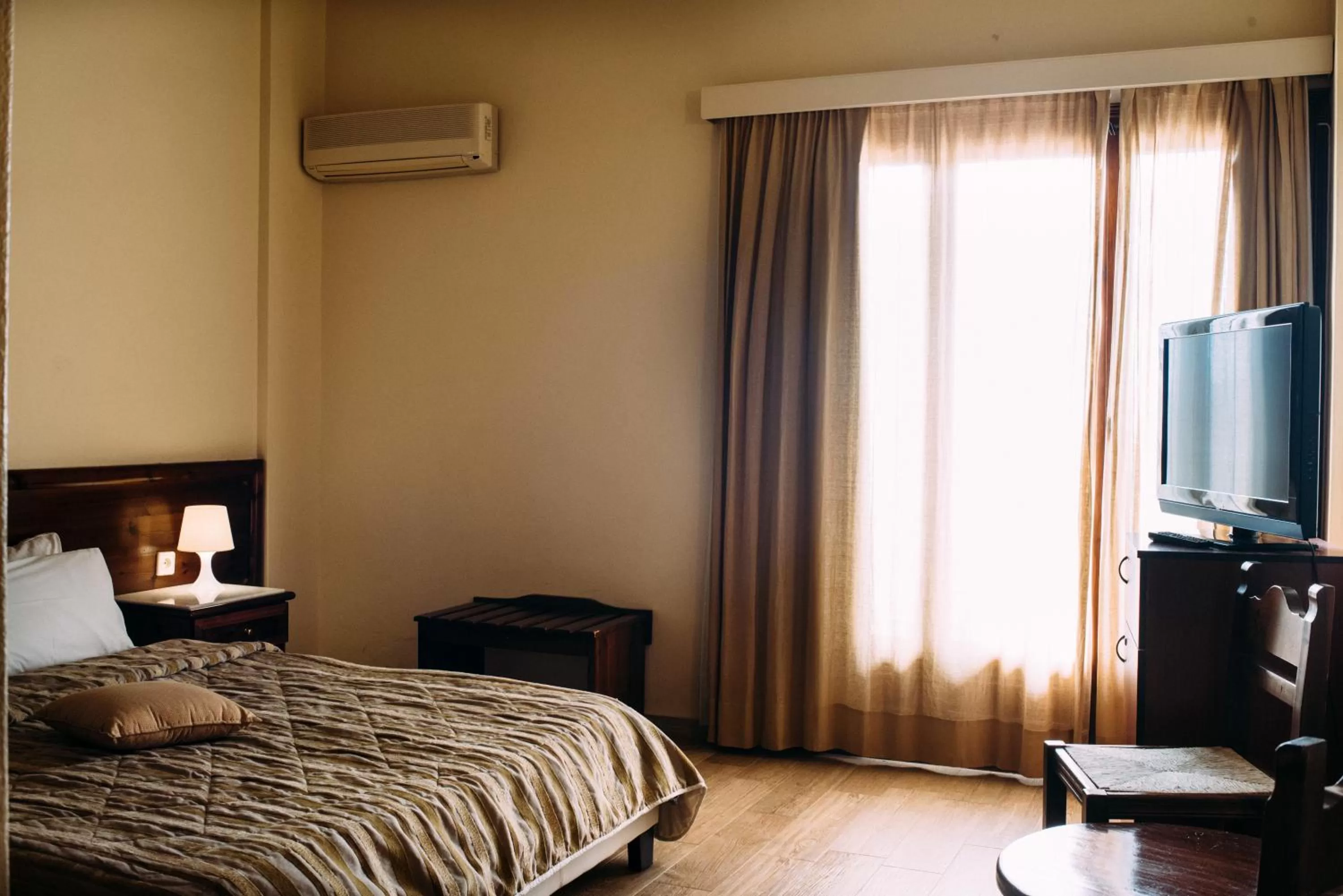 Photo of the whole room, Bed in Anemolia Mountain Resort