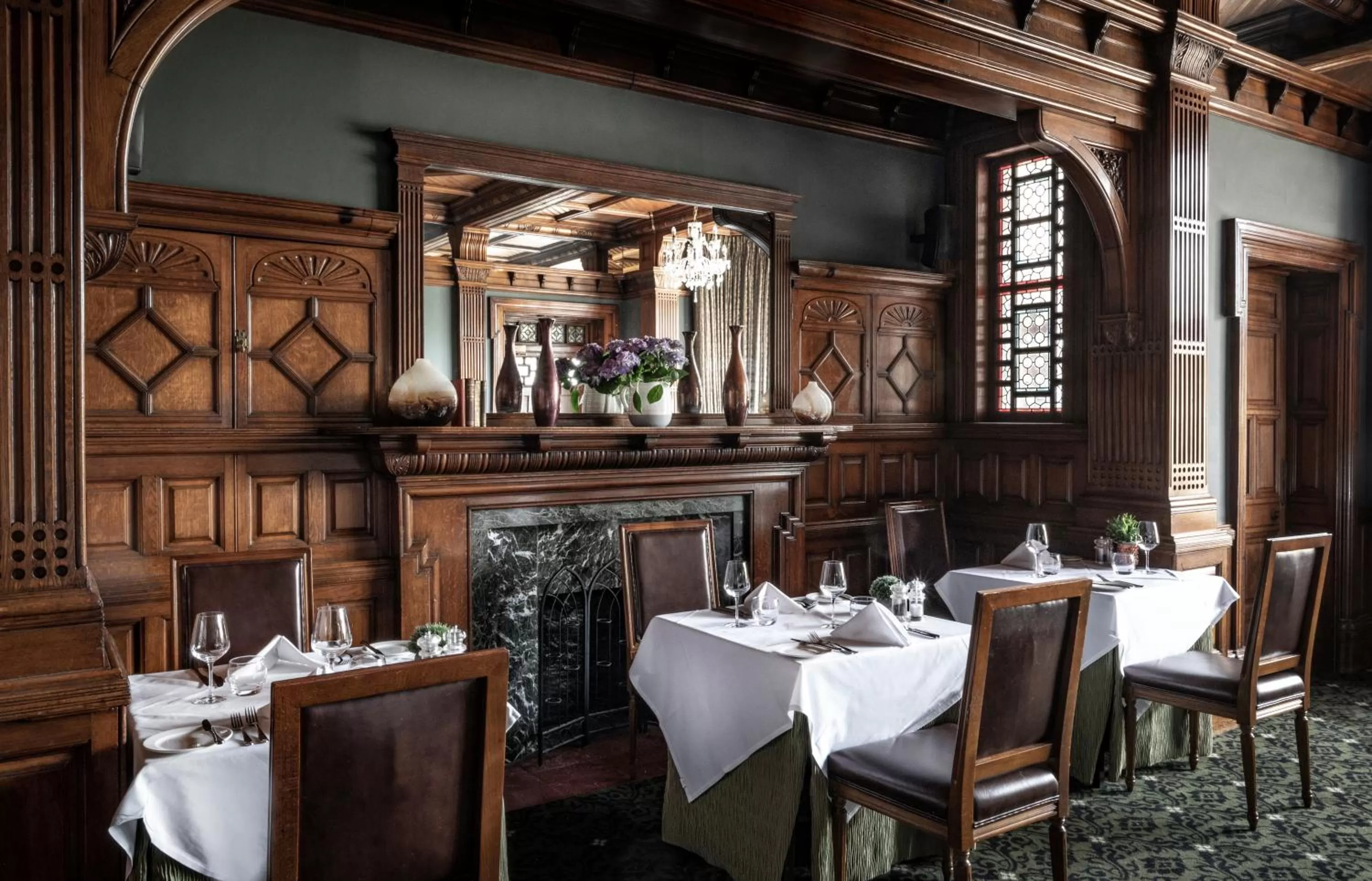 Restaurant/places to eat in Woodlands Park Hotel