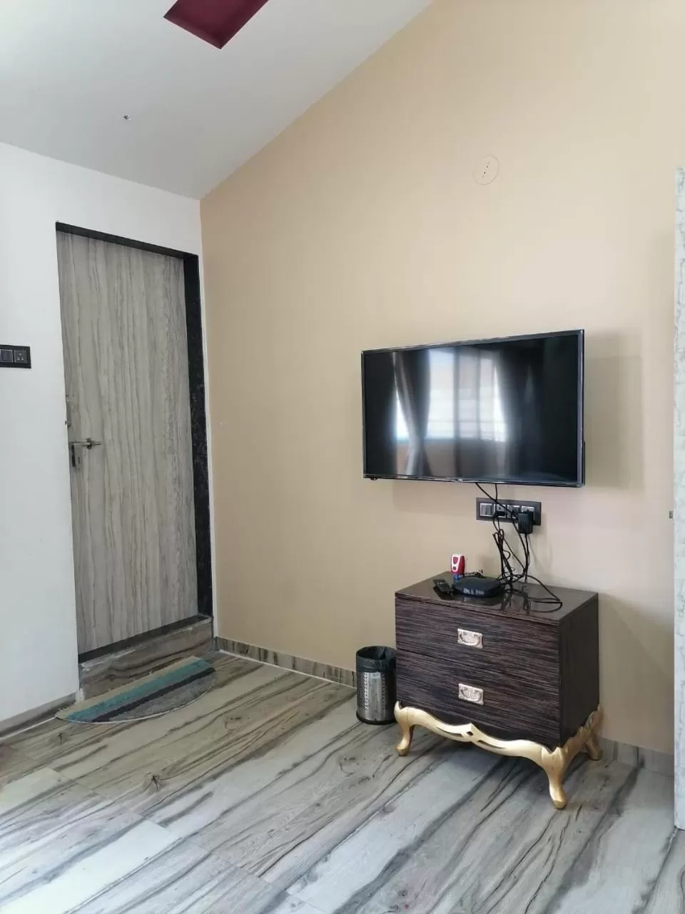 TV and multimedia, TV/Entertainment Center in Pooja Villa Suites-Rooms and Pool, Igatpuri