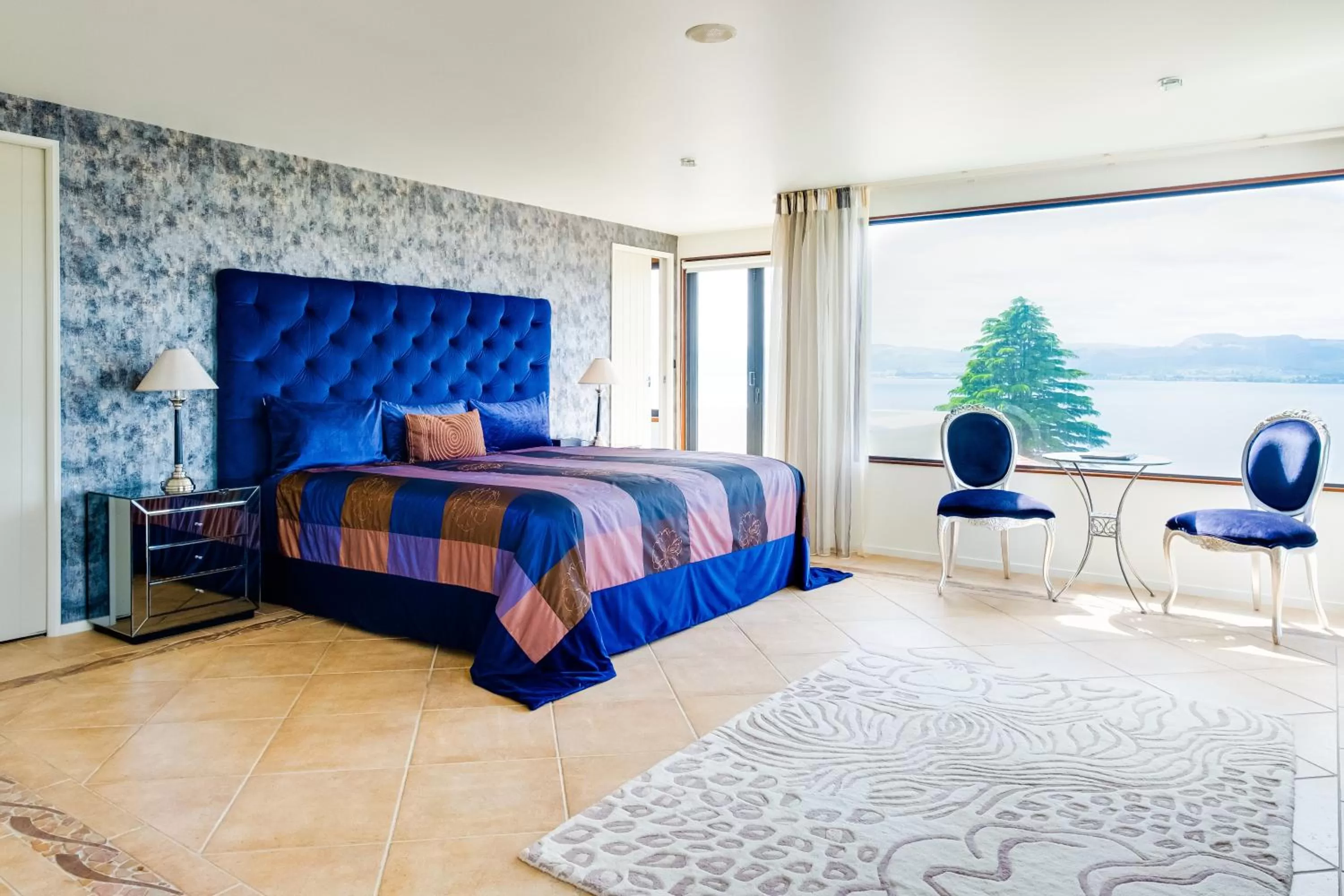 Bed in On The Point - Lake Rotorua